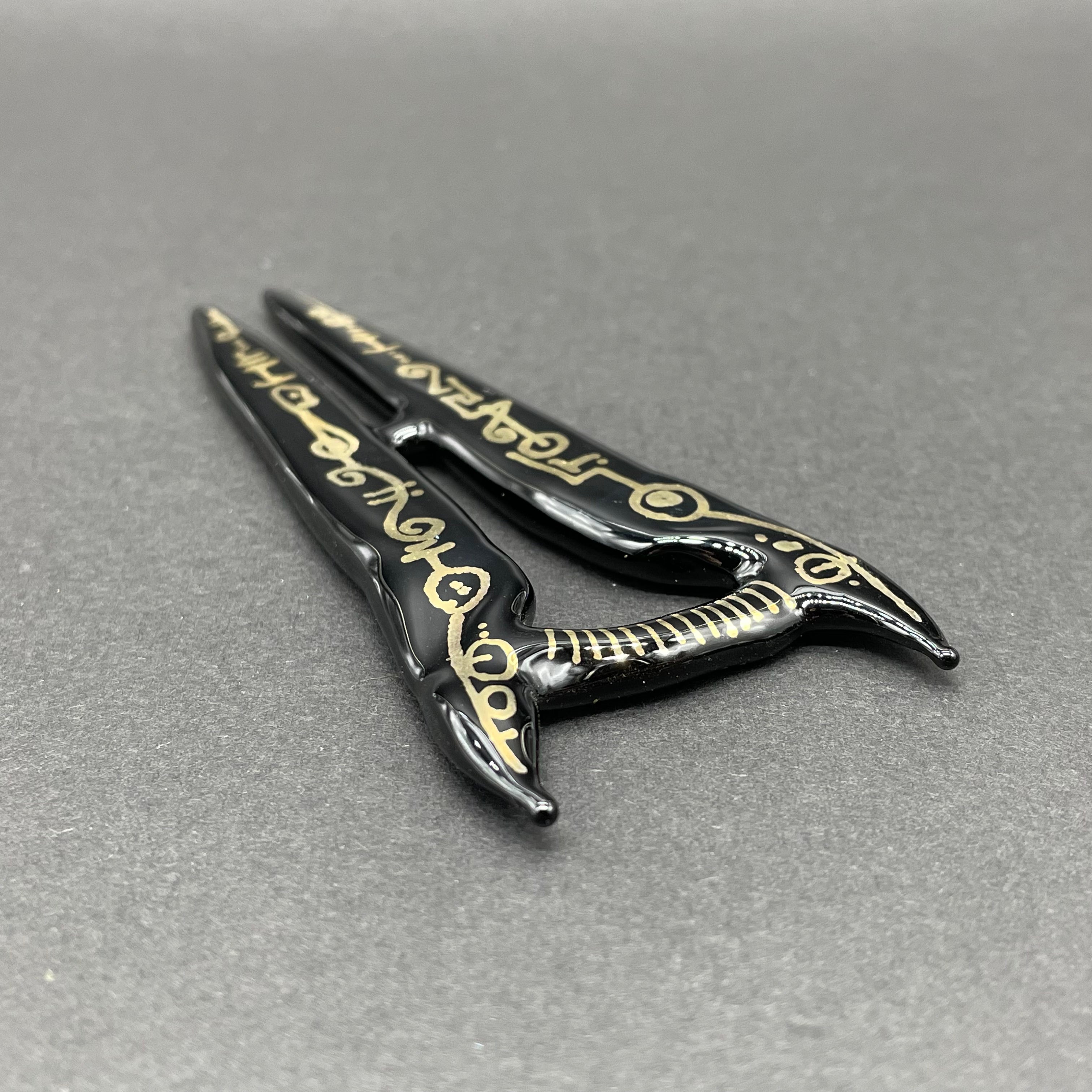 Halo Energy Sword Replica - Official Halo Cosplay Prop for Fans, Collectors & Gamers | Perfect for Halloween, Conventions & Gaming Events