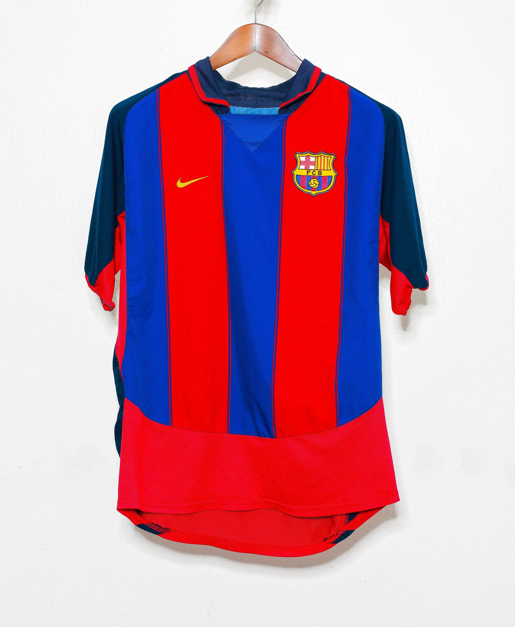 Authentic 2003 FC Barcelona Home Jersey #10 Ronaldinho (Medium) - Perfect for Soccer Fans, Collectors, and Match Day Outfits