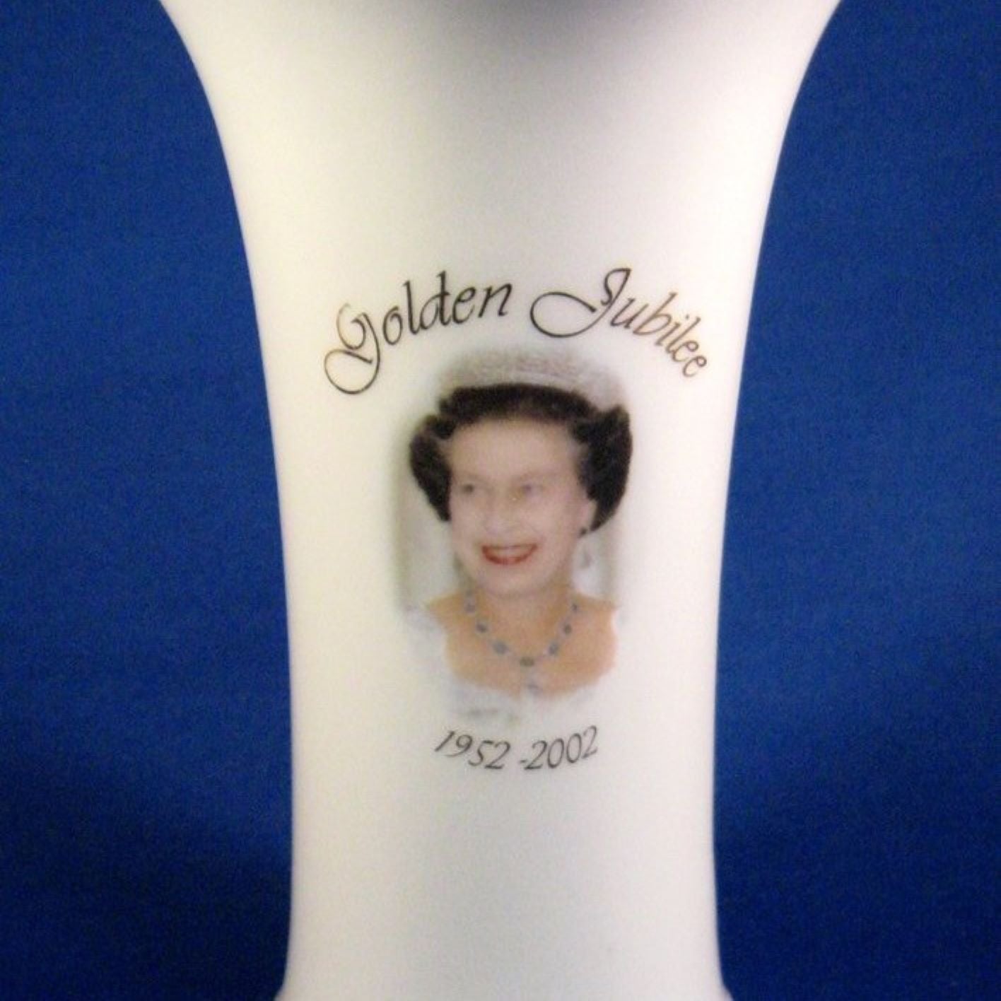 Queen Elizabeth II Golden Jubilee 2002 Commemorative Vase - 50th Anniversary Bone China with Photos - Perfect for Royal Collectors & Home Decor
