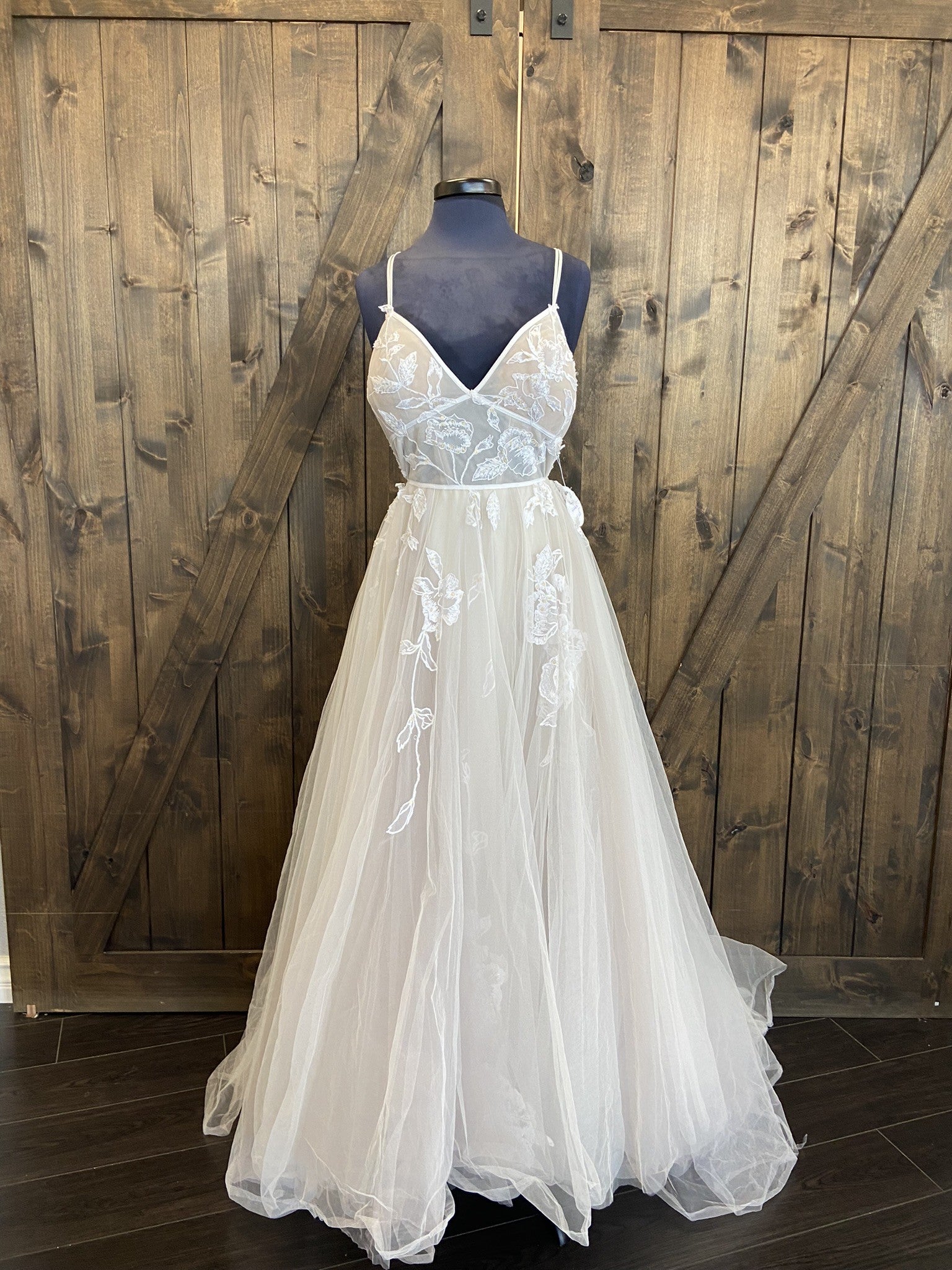 Willowby Kendrew 54716 Wedding Gown - Elegant Lace Bridal Dress for Bride, Perfect for Beach, Church & Outdoor Ceremonies