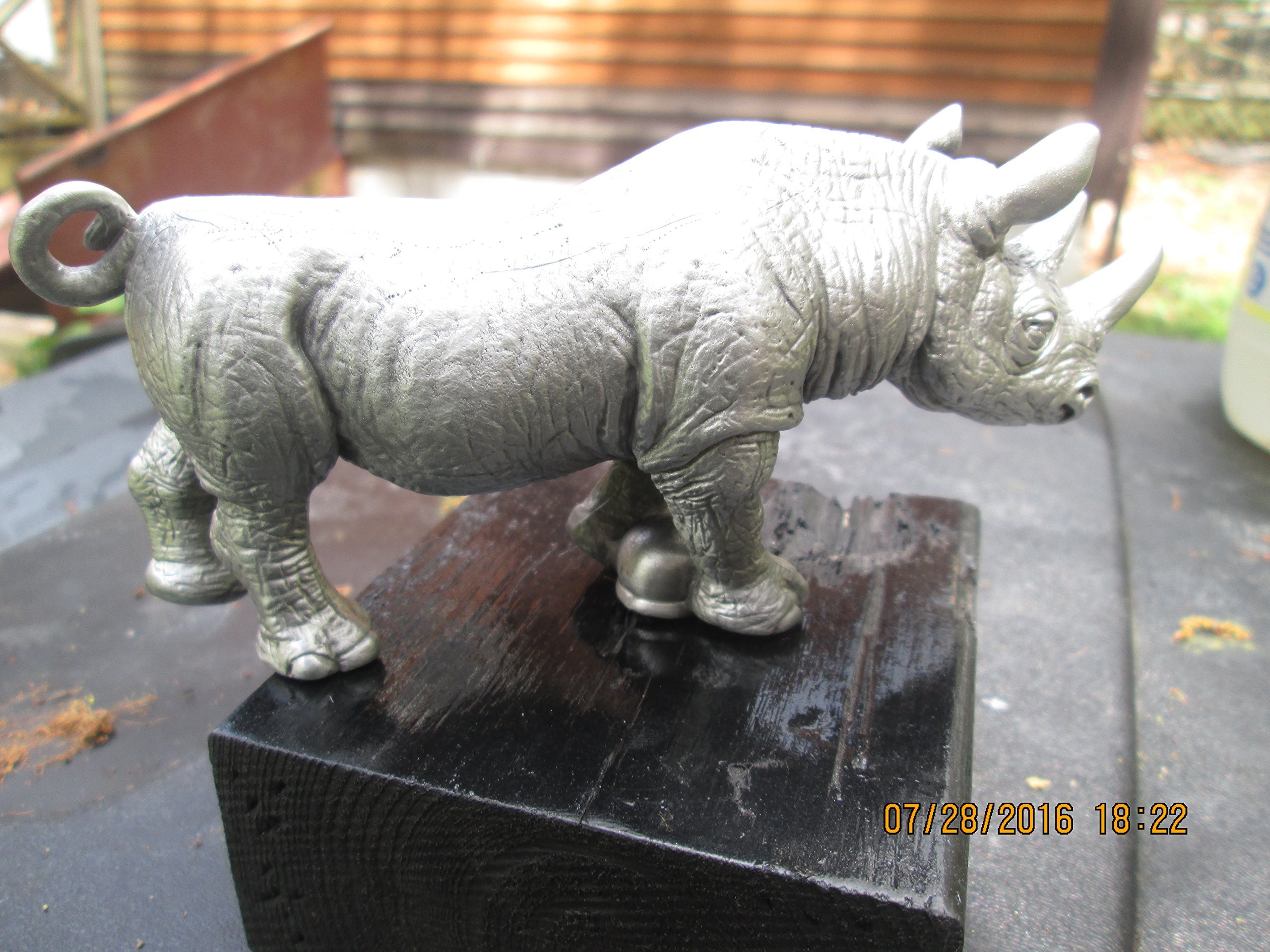 African Rhinoceros Car Hood Ornament - Handmade Metal Sculpture for Jeep, Truck & Classic Cars - Unique Automotive Decoration for Off-Road Adventures & Safari Enthusiasts