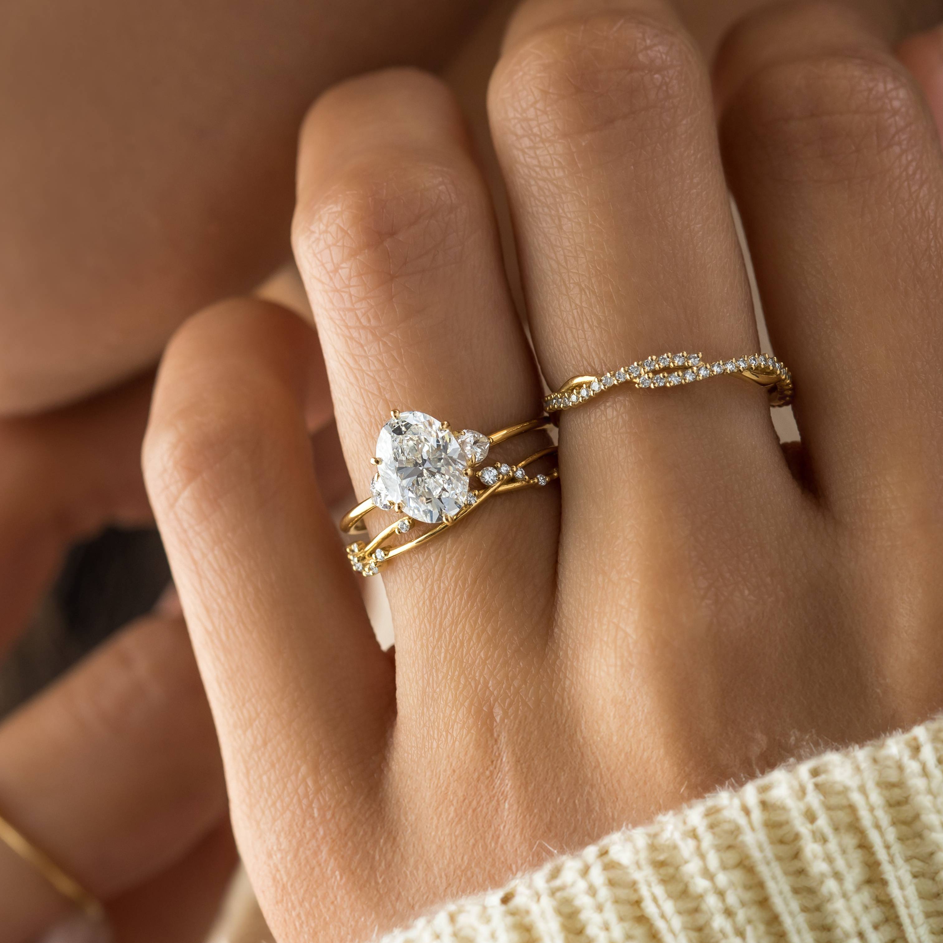 1.80ct Natural Oval Cut Duet Ring - Elegant Wedding Band, Anniversary Gift for Her, Perfect for Engagements & Special Occasions