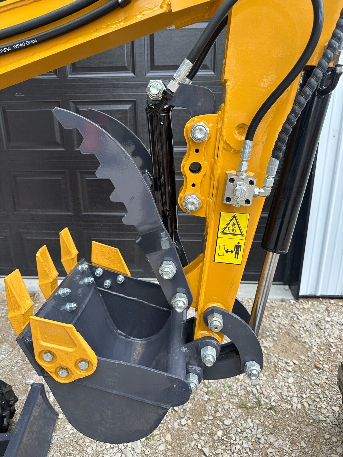 AGT DM12 C 13.5 HP 1 Ton Mini Excavator - Compact Tracked Crawler Digger with Briggs & Stratton Gas Engine - Perfect for Landscaping, Trenching & DIY Home Projects