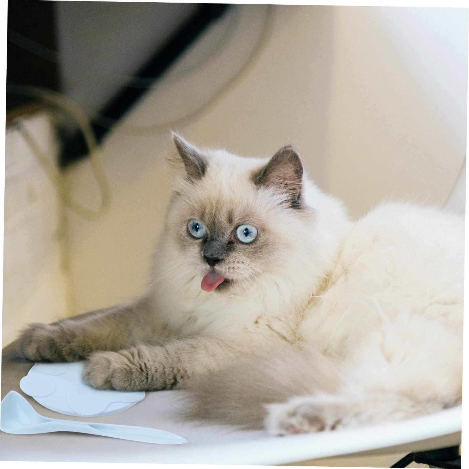 Silicone Pet Can Lid with Spoon - Cat Food Cover for Fresh Storage