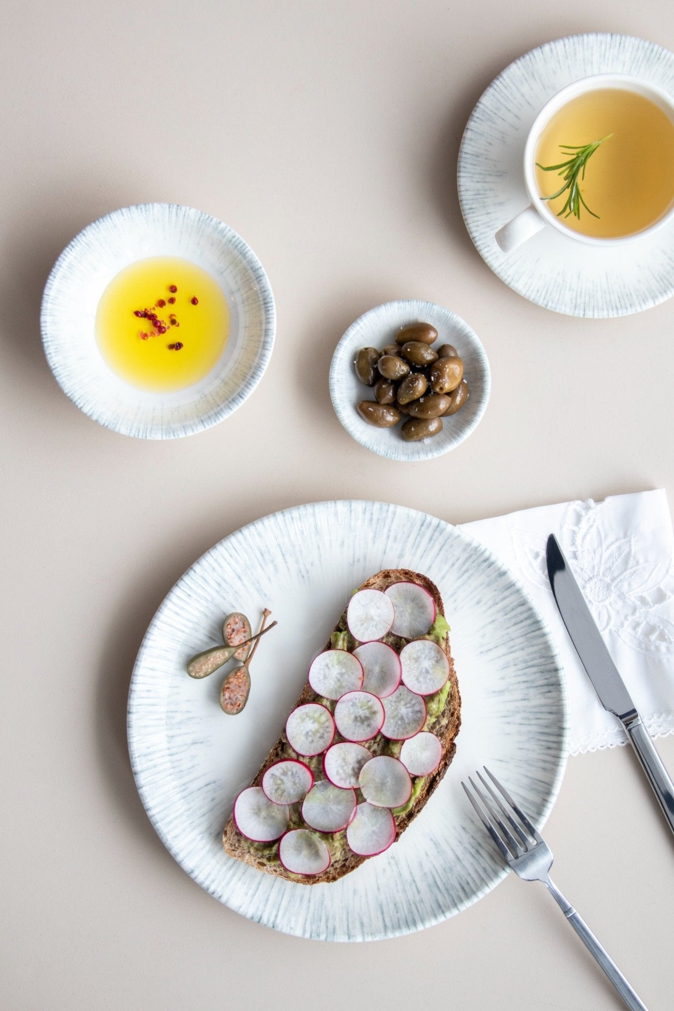 Iris Service Plate 29x17 cm - Elegant Porcelain Serving Tray for Dining, Entertaining & Home Decor | Perfect for Restaurants, Parties & Gift Giving