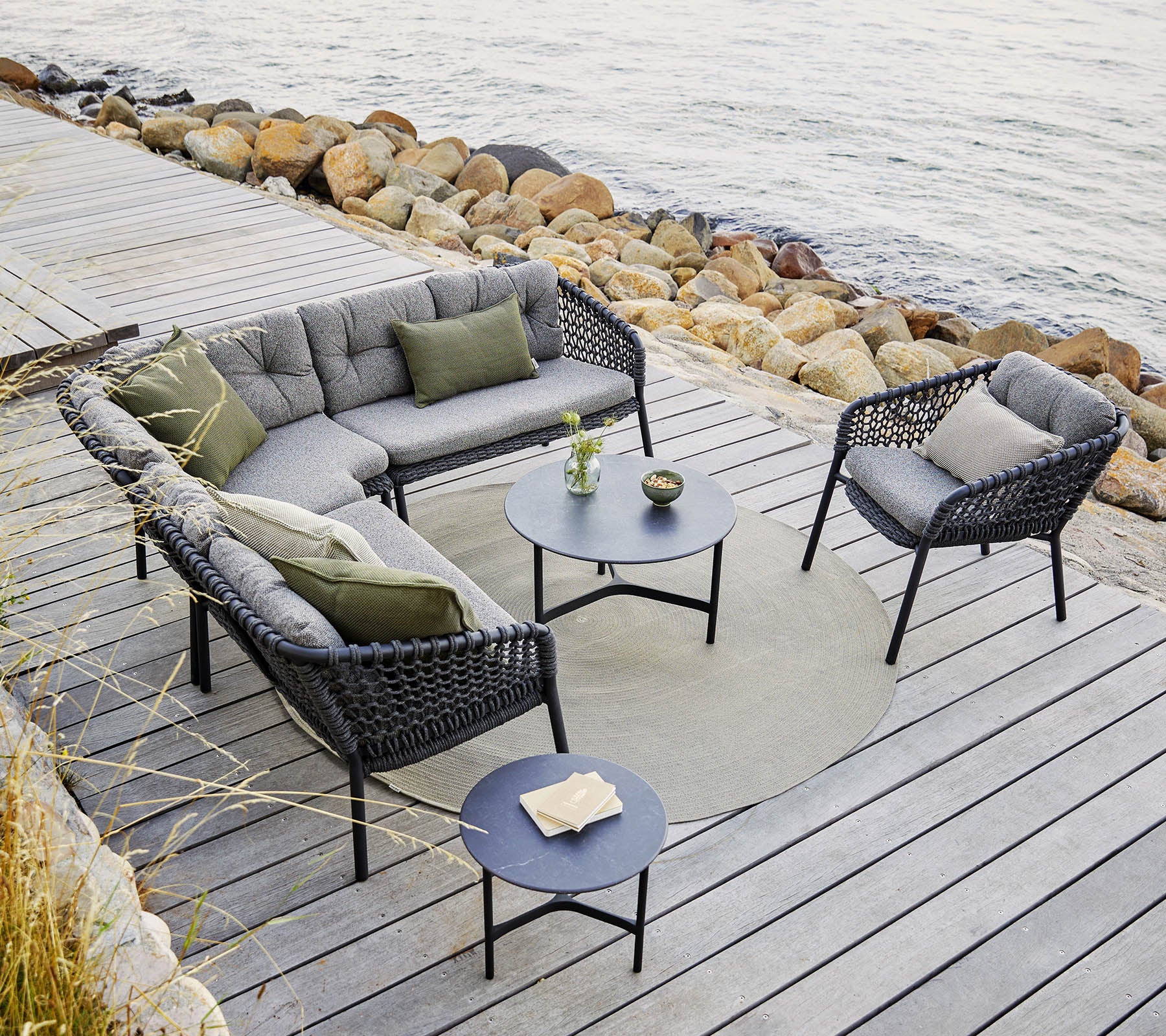 Premium Ocean Lounge Chair - Waterproof & UV-Resistant Outdoor Beach Chair for Poolside, Patio, and Backyard Relaxation - Perfect for Sunbathing, Vacation, and Summer Getaways
