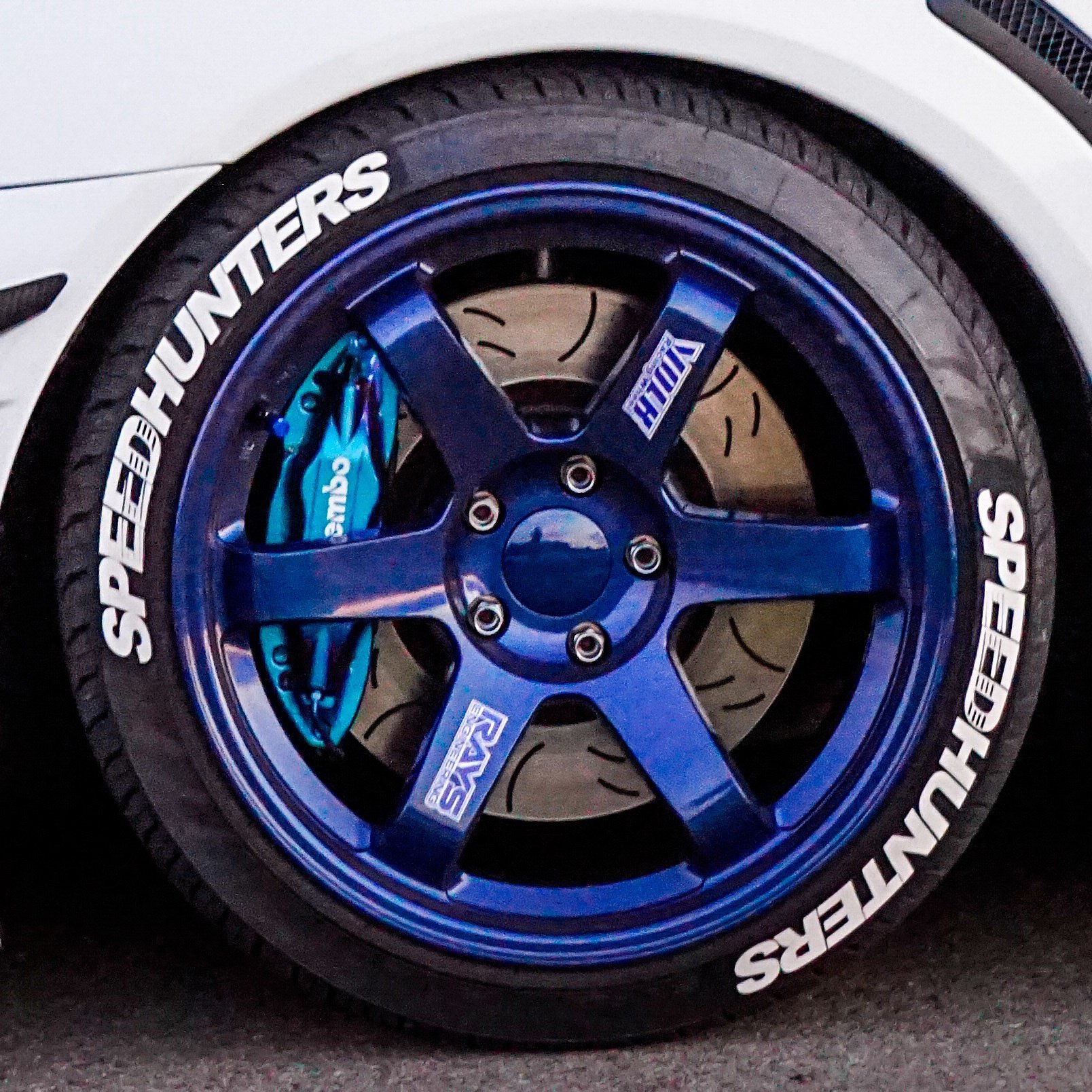 SpeedHunters DIY Permanent Rubber Tire Lettering Kit - White 8 Pack (1.50 Inches) with Glue & 2oz Touch-Up Cleaner for 19-21 Inch Wheels - Perfect for Car Enthusiasts & Custom Vehicle Styling
