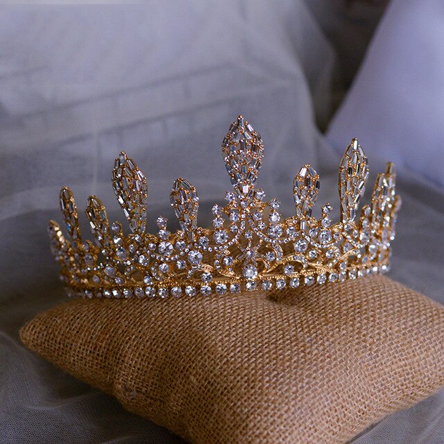 Monarch Lordly Queen Diadem - Elegant Royal Crown Tiara for Women | Perfect for Cosplay, Weddings, and Renaissance Fairs