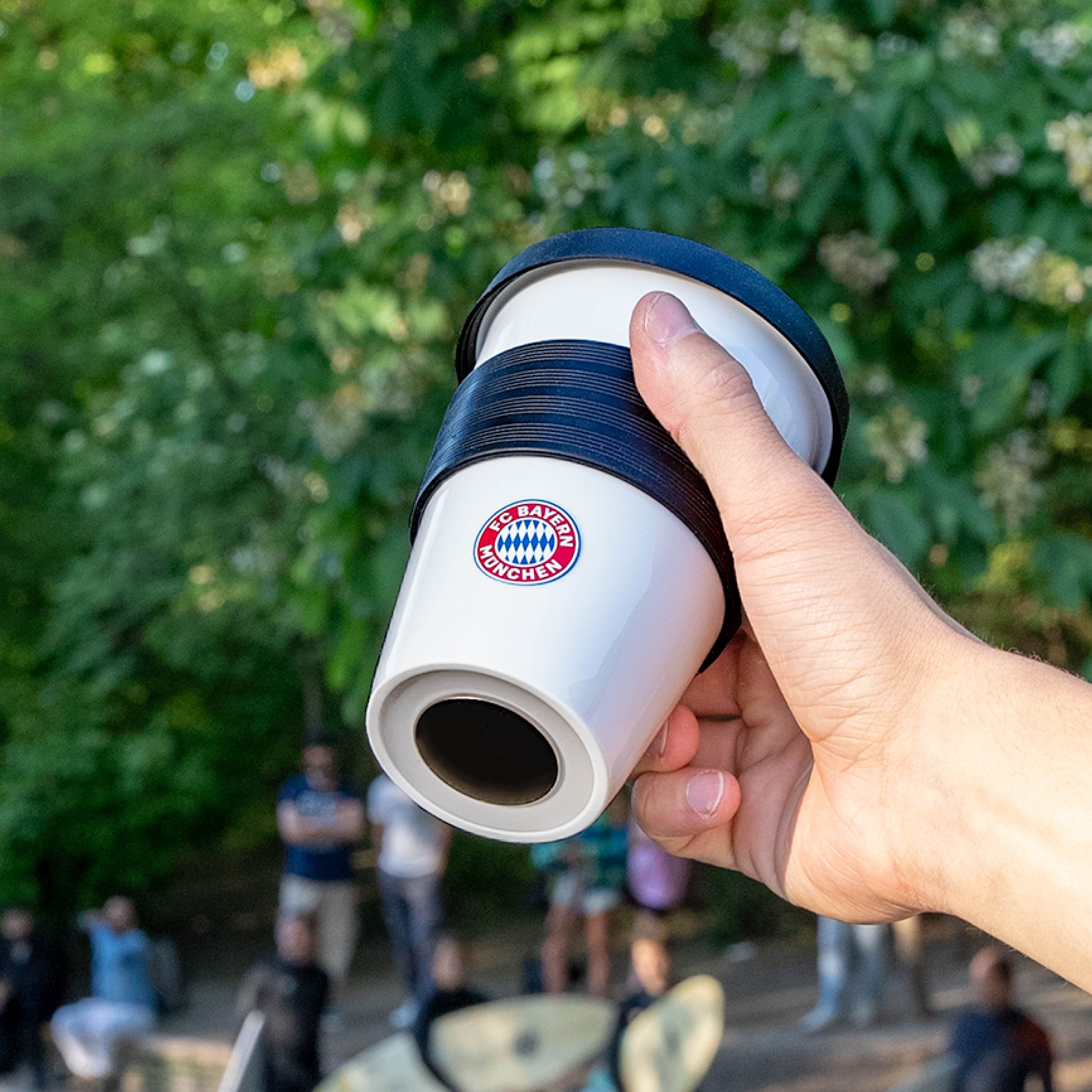 FC Bayern Munich Travel Mug with Lid - Insulated Porcelain Coffee Cup with Magnet for Car, Office & Outdoor Use