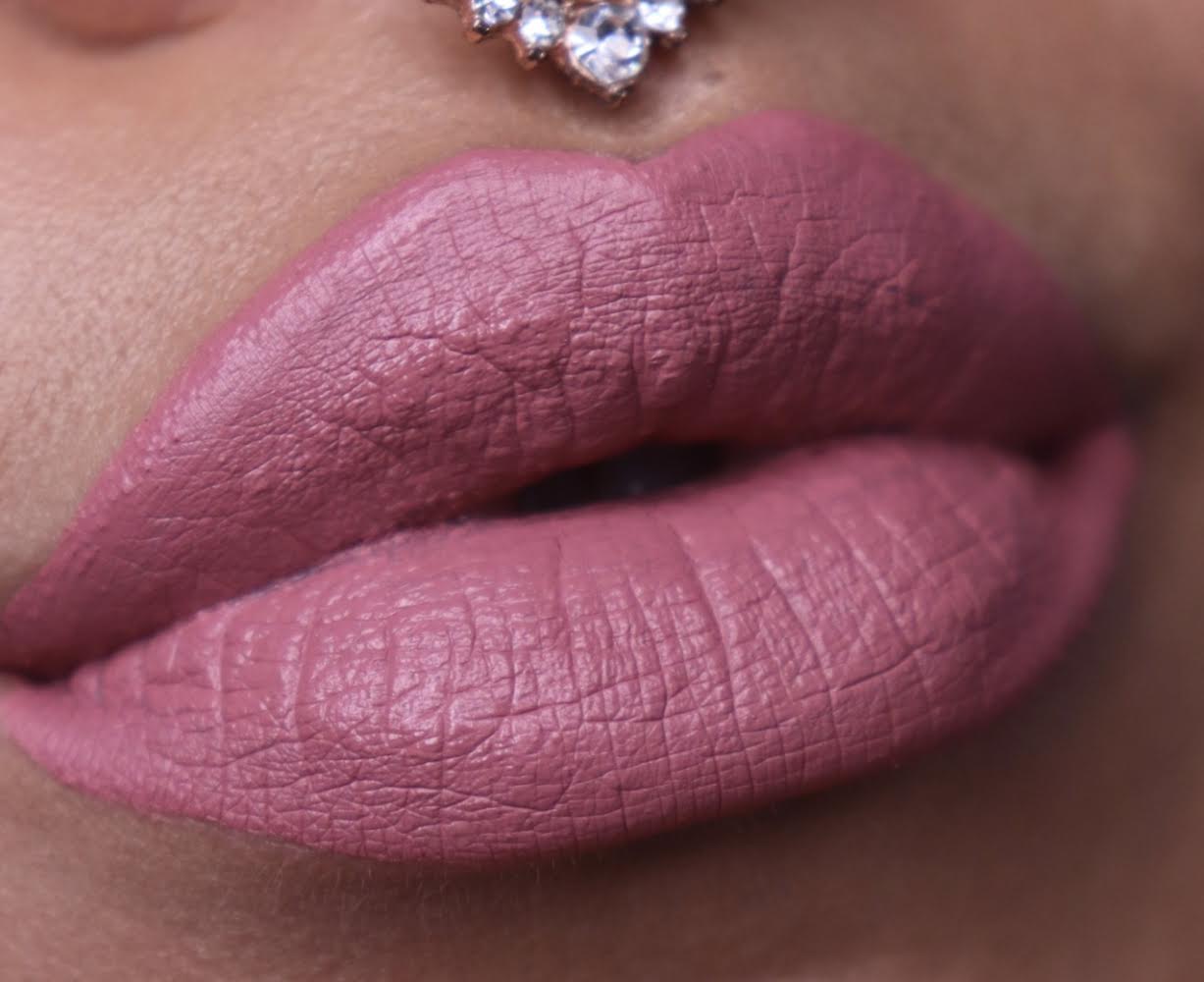 Hydrating Mushroom Liquid Lipstick - Long Lasting Moisturizing Lip Gloss for Dry Lips | Perfect for Daily Wear, Night Out & Special Occasions