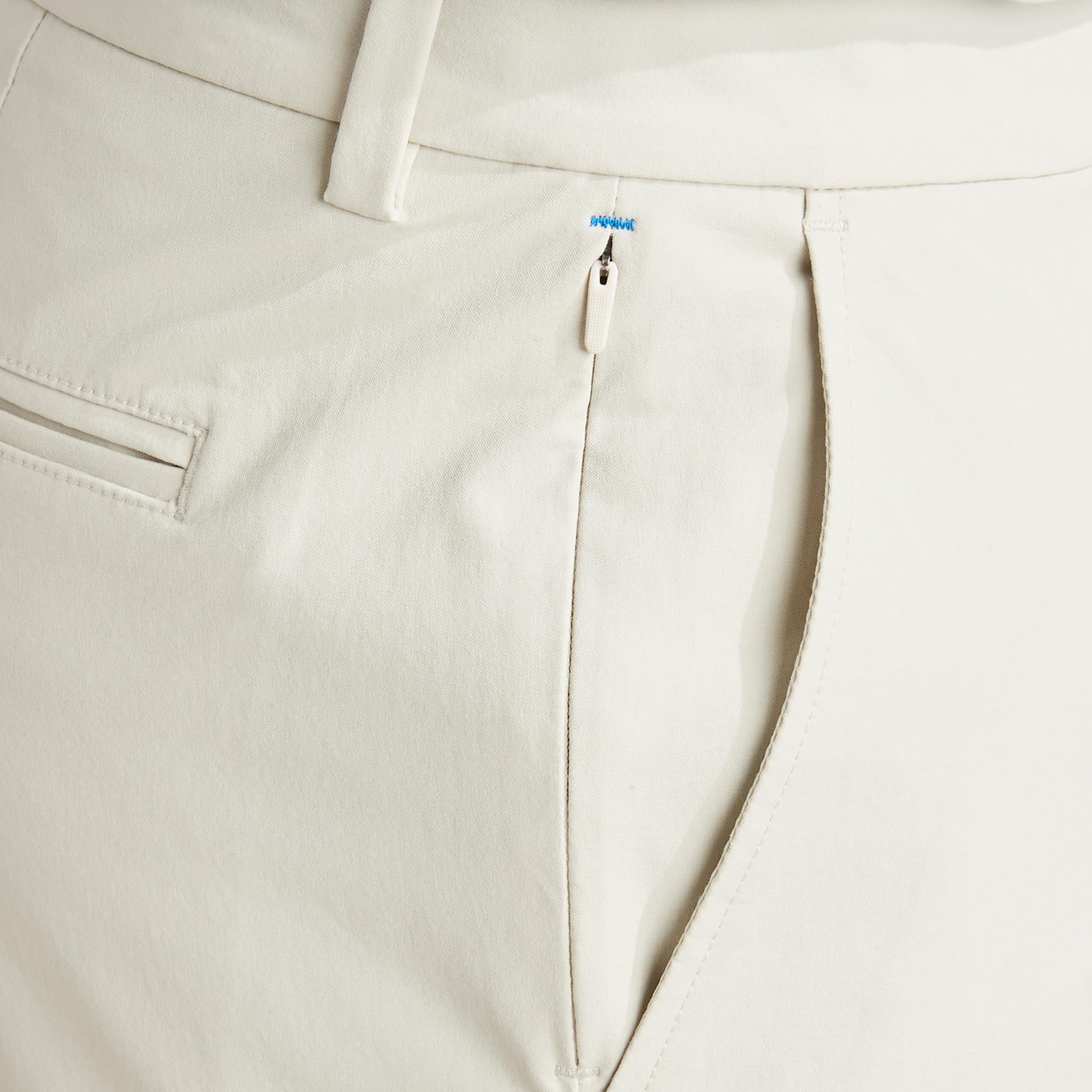 Vineyard Vines Men's 7 Inch On-the-Go Shorts - Lightweight Quick-Dry Casual Shorts for Summer, Golf, Beach & Travel