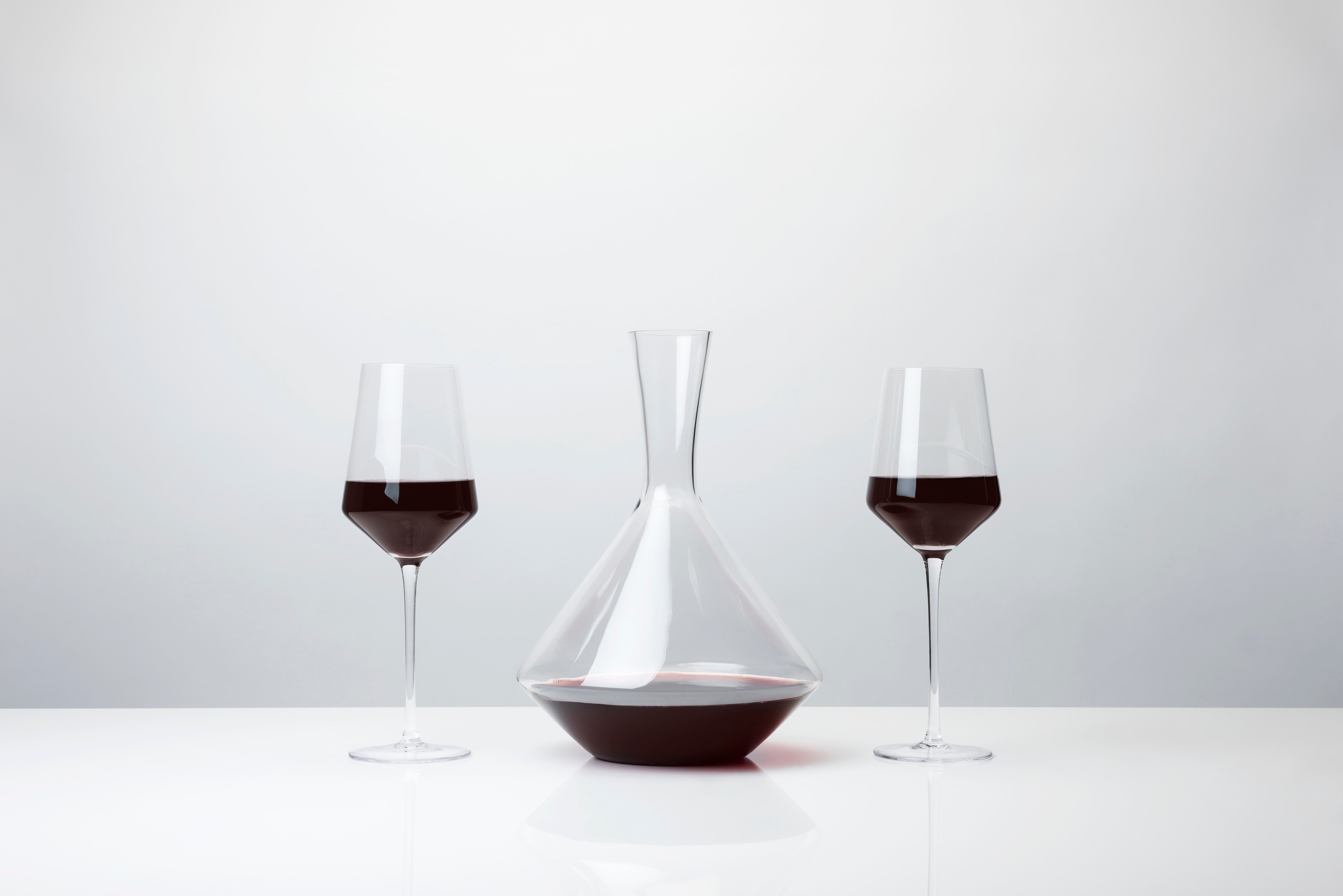 Elegant Raye Angled Crystal Bordeaux Decanter & Wine Glass Set - Perfect for Wine Tasting, Dinner Parties & Gift Giving