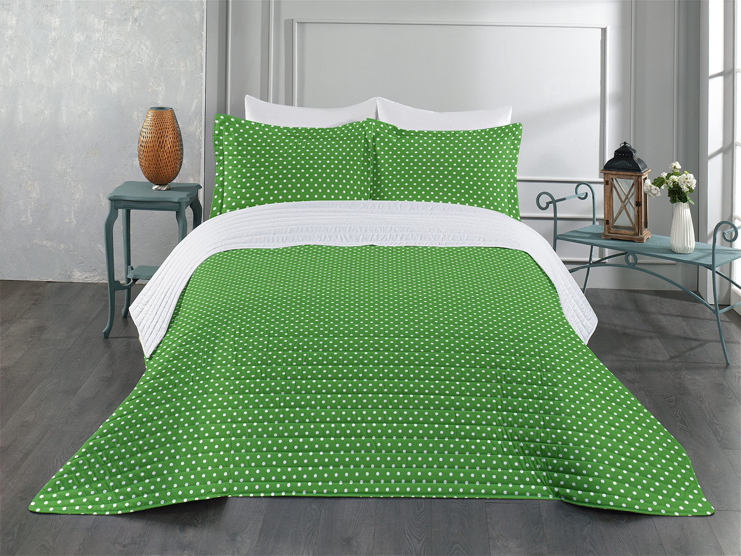 Ambesonne Polka Dot Microfiber Bedspread Set - Queen Size Fern Green & White Retro Geometric Pattern with Pillow Shams & Comforter | Soft Bedding for Cozy Bedroom Decor, Guest Room Makeover or Bohemian Style Home