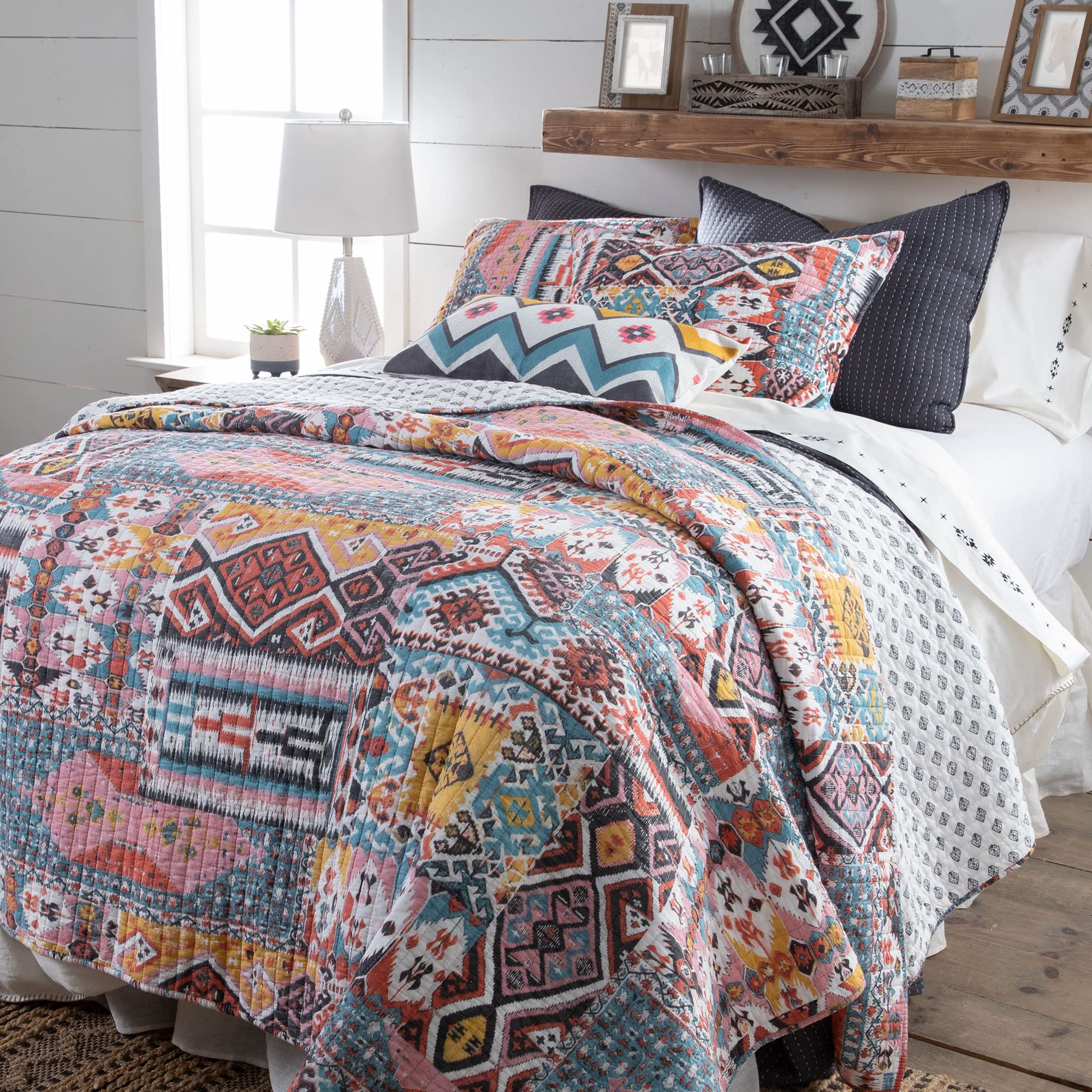 Rod's Southwest Patchwork Quilt - Blue Gold Red Pink Grey - King Size (106x92 inches) - 100% Cotton Reversible Bedspread - Perfect for Rustic, Bohemian & Farmhouse Bedroom Decor