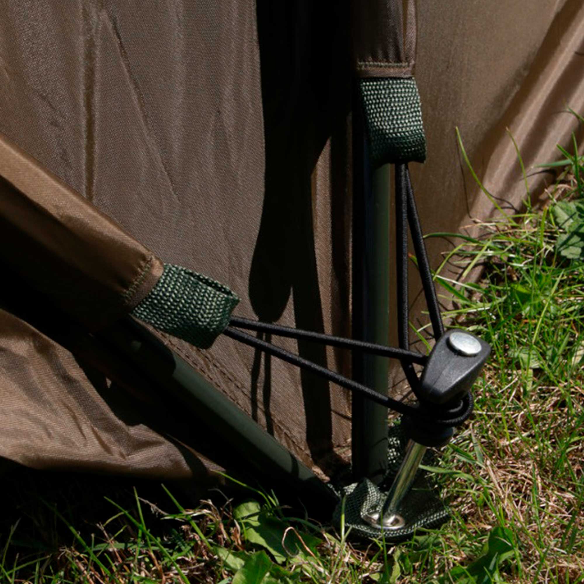 2 Man Fishing Bivvy Tent - Lightweight Waterproof Shelter with UV Protection, Includes Camping Chair & Adjustable Bedchair DL143 - Perfect for Camping, Fishing Trips and Outdoor Adventures