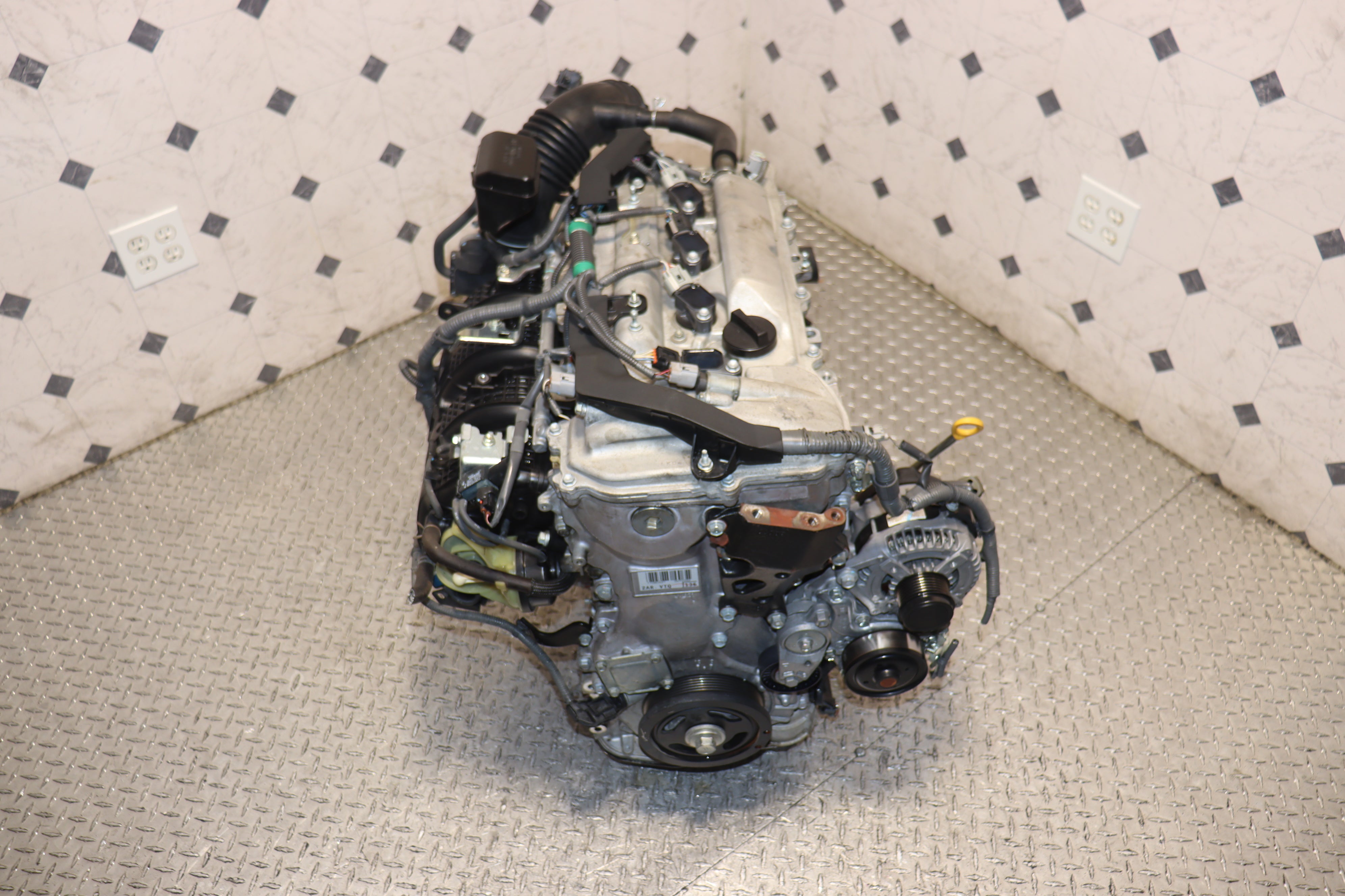 JDM 2AR-FE 2.5L 4Cyl DOHC Engine for 2013-2018 Toyota RAV4 - High Performance Replacement Engine for Smooth Driving & Off-Road Adventures