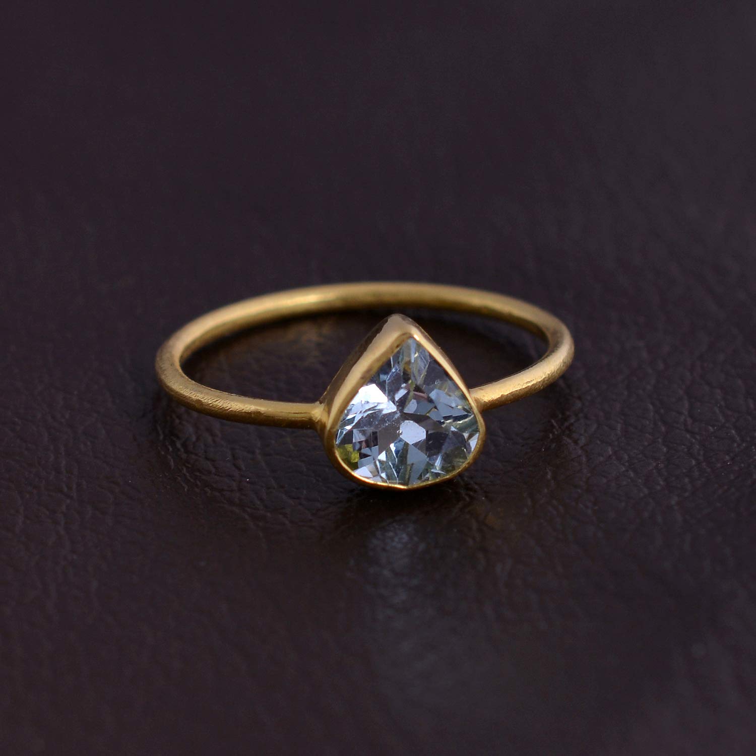 18K Yellow Gold Triangle Aquamarine Ring - 0.96 Carat Genuine Gemstone Women's Jewelry for Engagement, Anniversary & Gift Giving | Perfect for Weddings, Proposals & Special Occasions