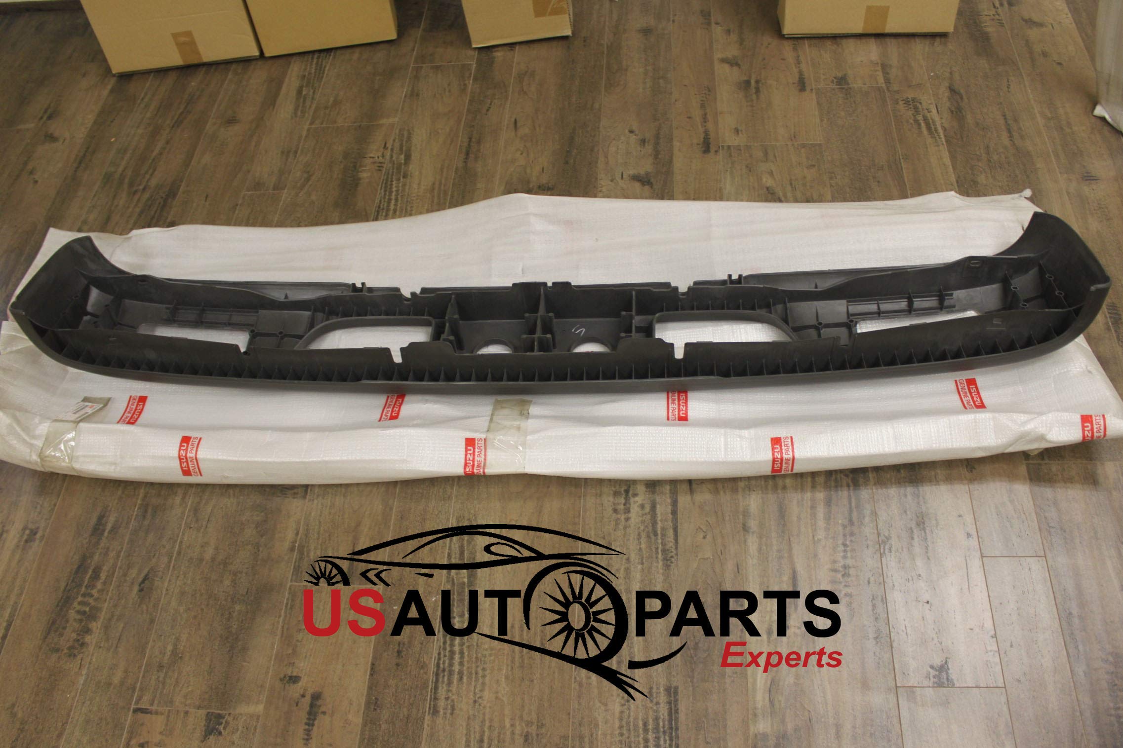 Isuzu Truck Front Bumper Replacement 8-97999-023-0 - Heavy Duty Protection for Off-Roading & Work Sites