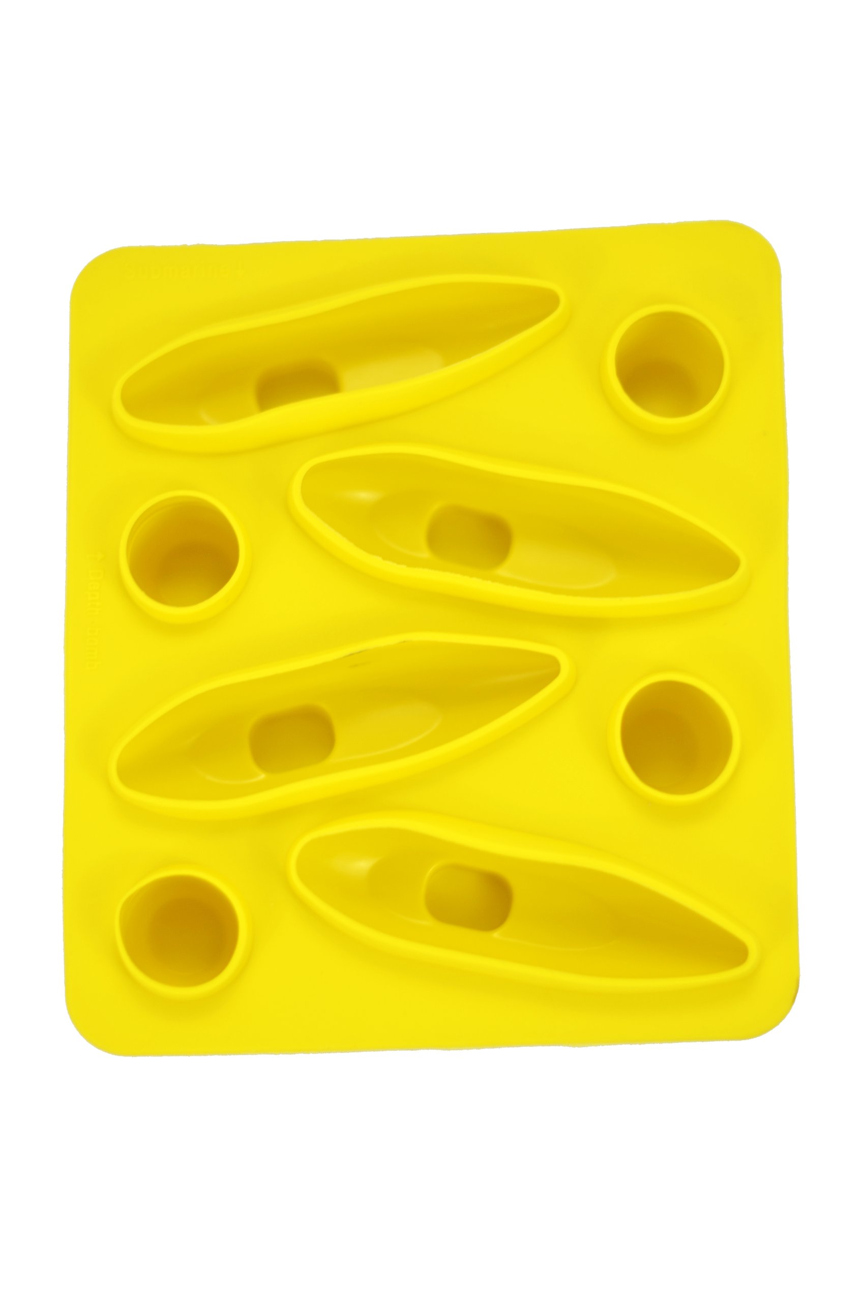 Flexible Yellow Rubber Submarine-Shaped Ice Cube Tray - Novelty 8-Cube Mold for Cocktails & Fun Gag Gifts - Perfect for Parties, Themed Drinks & Practical Jokes