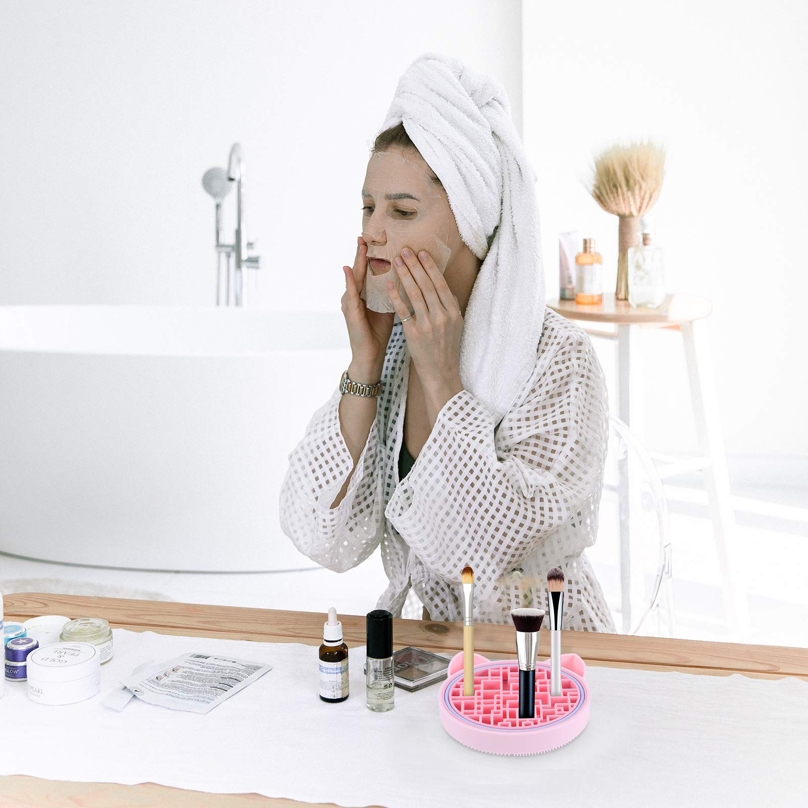 SOLUSTRE Makeup Brush Cleaner - Silicone Brush Cleaning Mat & Drying Holder for Professional & Home Use - Perfect for Deep Cleaning Cosmetic Brushes, Sponges & Beauty Tools (Pink) - Ideal for Salon, Makeup Artists & Personal Beauty Routine