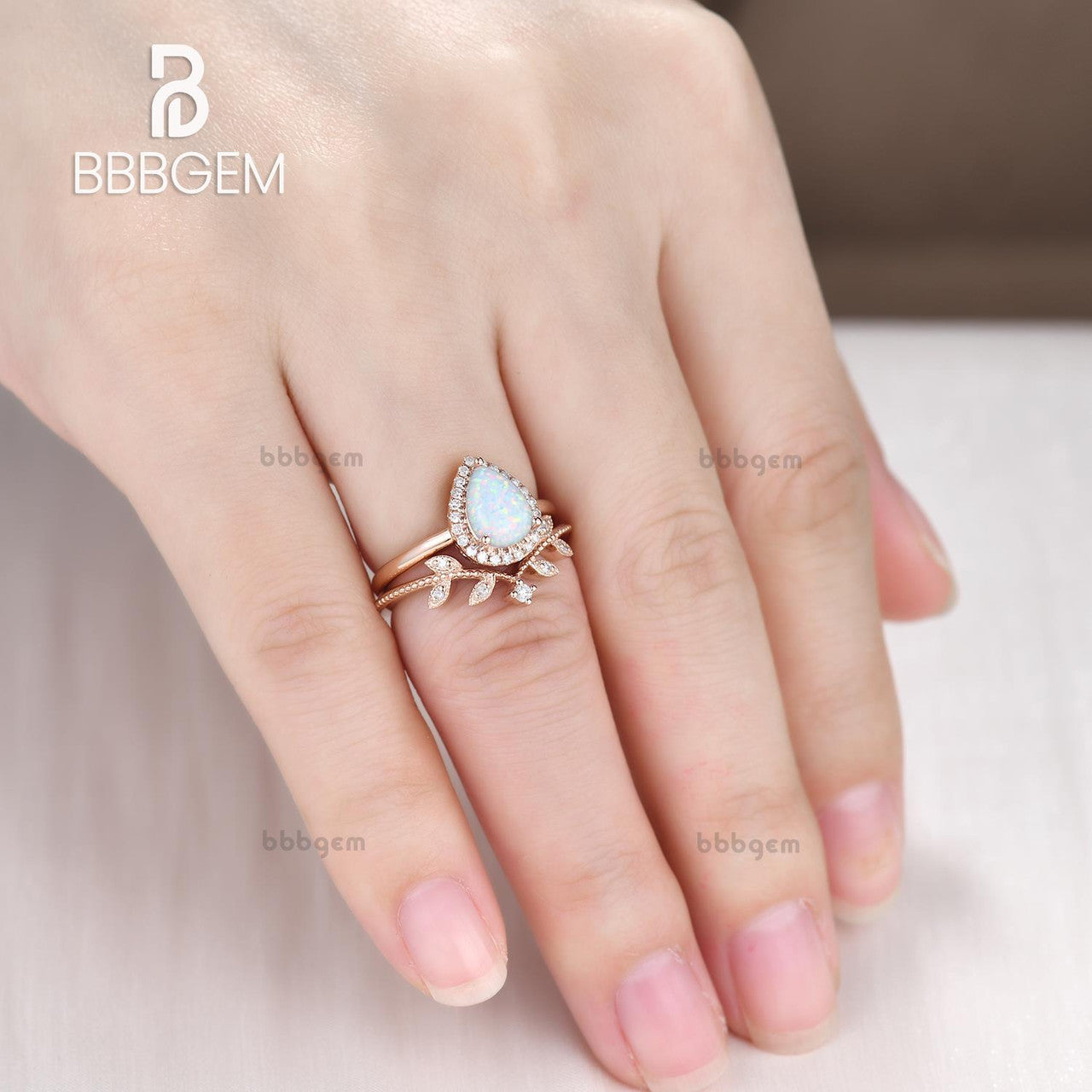 Vintage 14K/18K Gold Pear Opal Rose Gold Wedding Ring Set with Halo Leaf Band - Elegant Bridal Jewelry for Engagement, Anniversary & Special Occasions