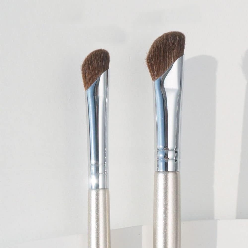 1Pc Green Angled Contour Brush - Professional Nose Contour Brush for Sculpting, Bronzer & Highlighter - Small Angled Makeup Brush for Precise Application - Perfect for Everyday Makeup & Professional Makeup Artists
