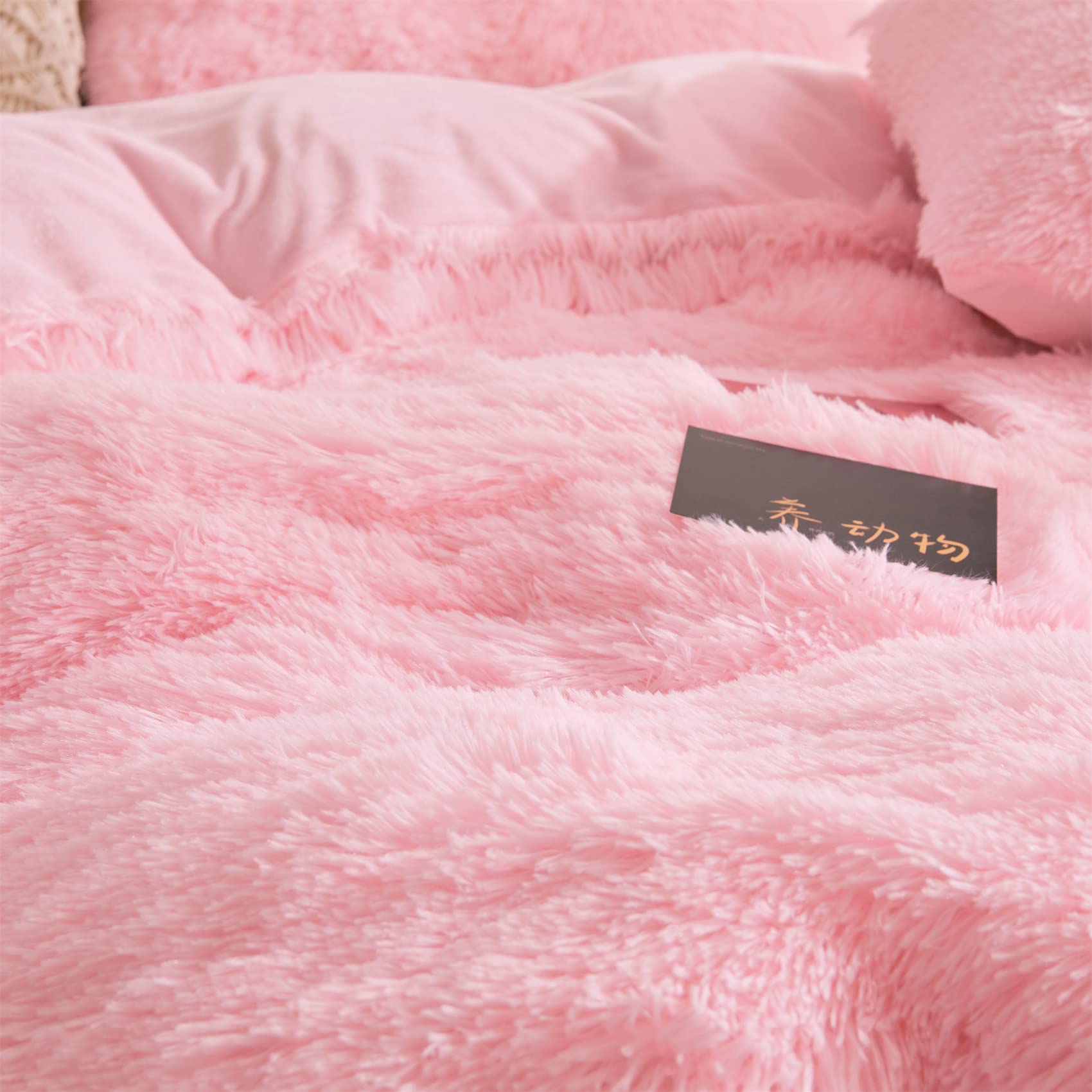 Befunny Fluffy Queen Comforter Set - 3pc Faux Fur Bedding with Plush Comforter & 2 Fuzzy Pillowcases, Shaggy Pink Luxury Bedding for Cozy Winter Nights & Stylish Bedroom Decor