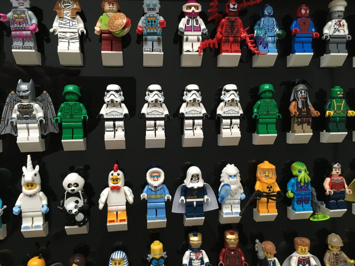 Black Edition White Large Display Frame for 105 Lego® Minifigures - Perfect for Collectors, Home Decor & Office Organization