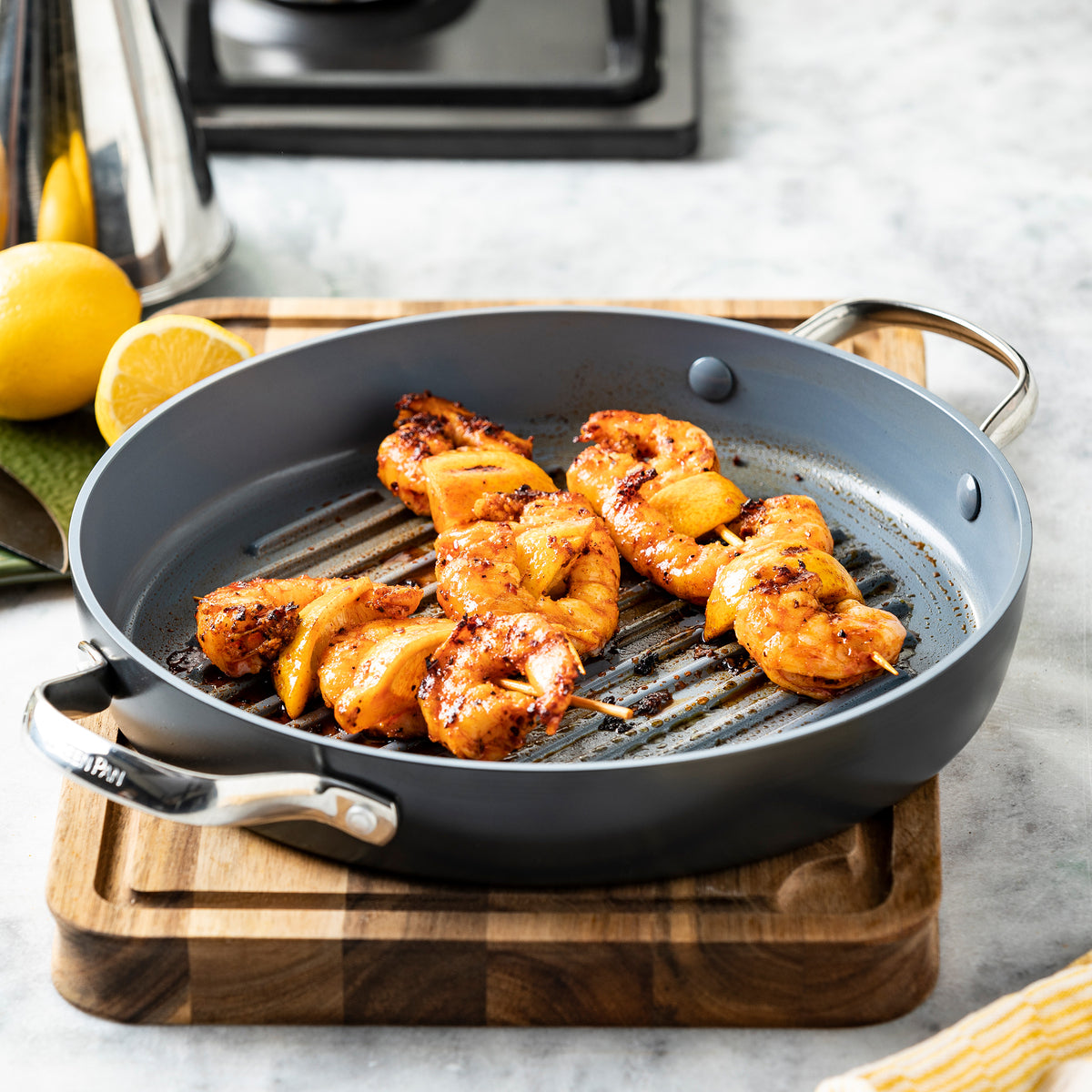 Valencia Pro Ceramic Nonstick 11-Inch Round Grill Pan - Perfect for Indoor & Outdoor Grilling, Stovetop to Oven Safe, Healthy Cooking for Steaks, Burgers & Vegetables