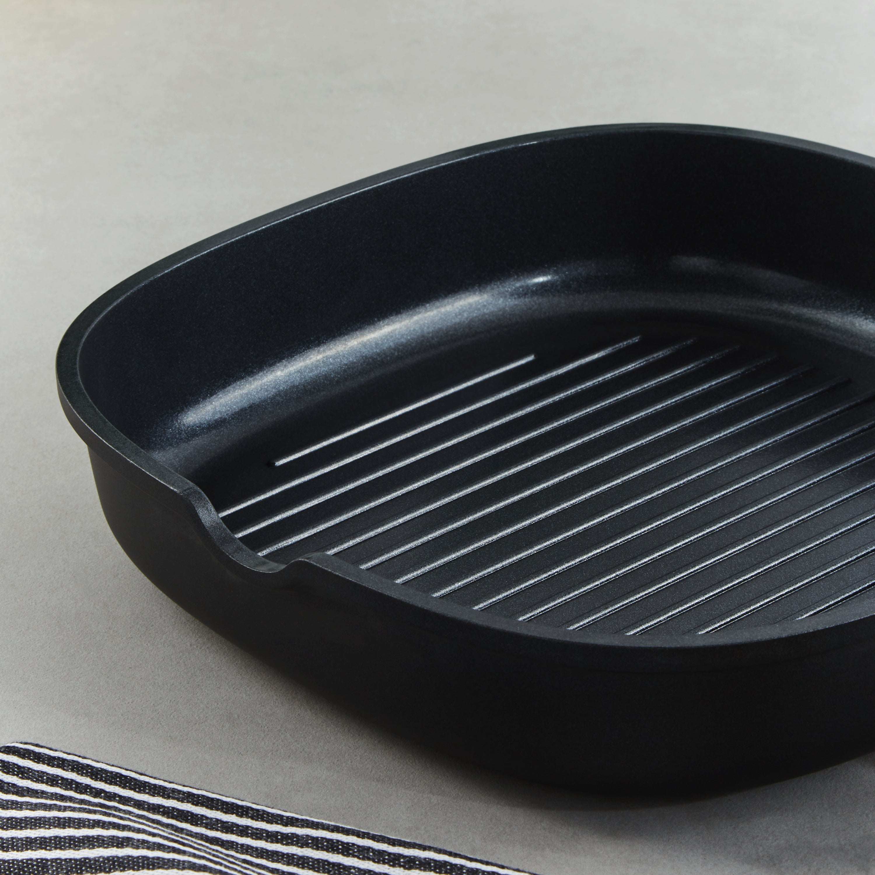 BergHOFF Leo Phantom Nonstick Ceramic 10.25 Inch Grill Pan - Recycled Aluminum, PFOA-Free - Perfect for Indoor & Outdoor Grilling, BBQ, Steaks, Burgers & Vegetables