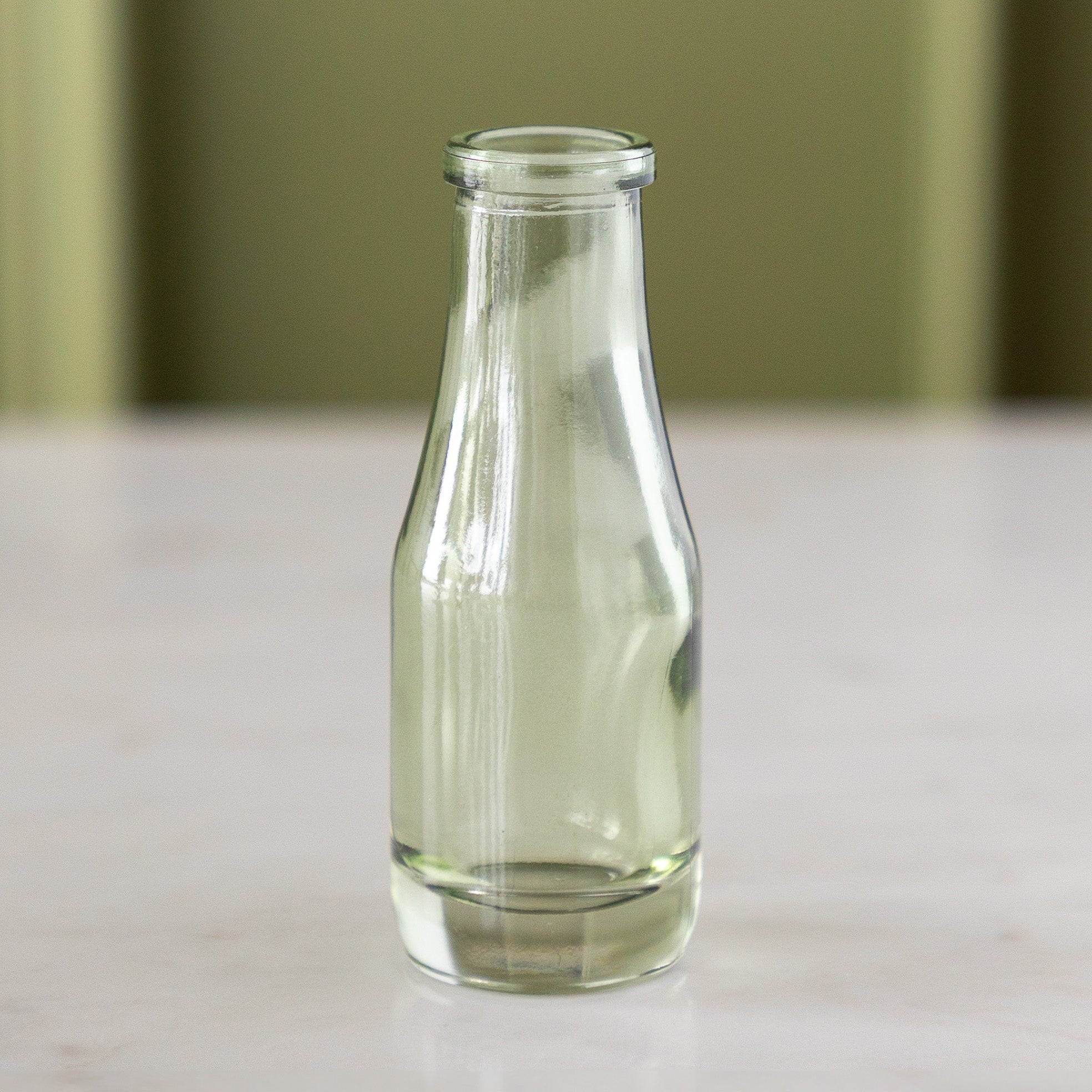 Elegant Green Glass Bud Vase - Small Floral Arrangement Centerpiece for Weddings, Home Decor & Tabletop Displays