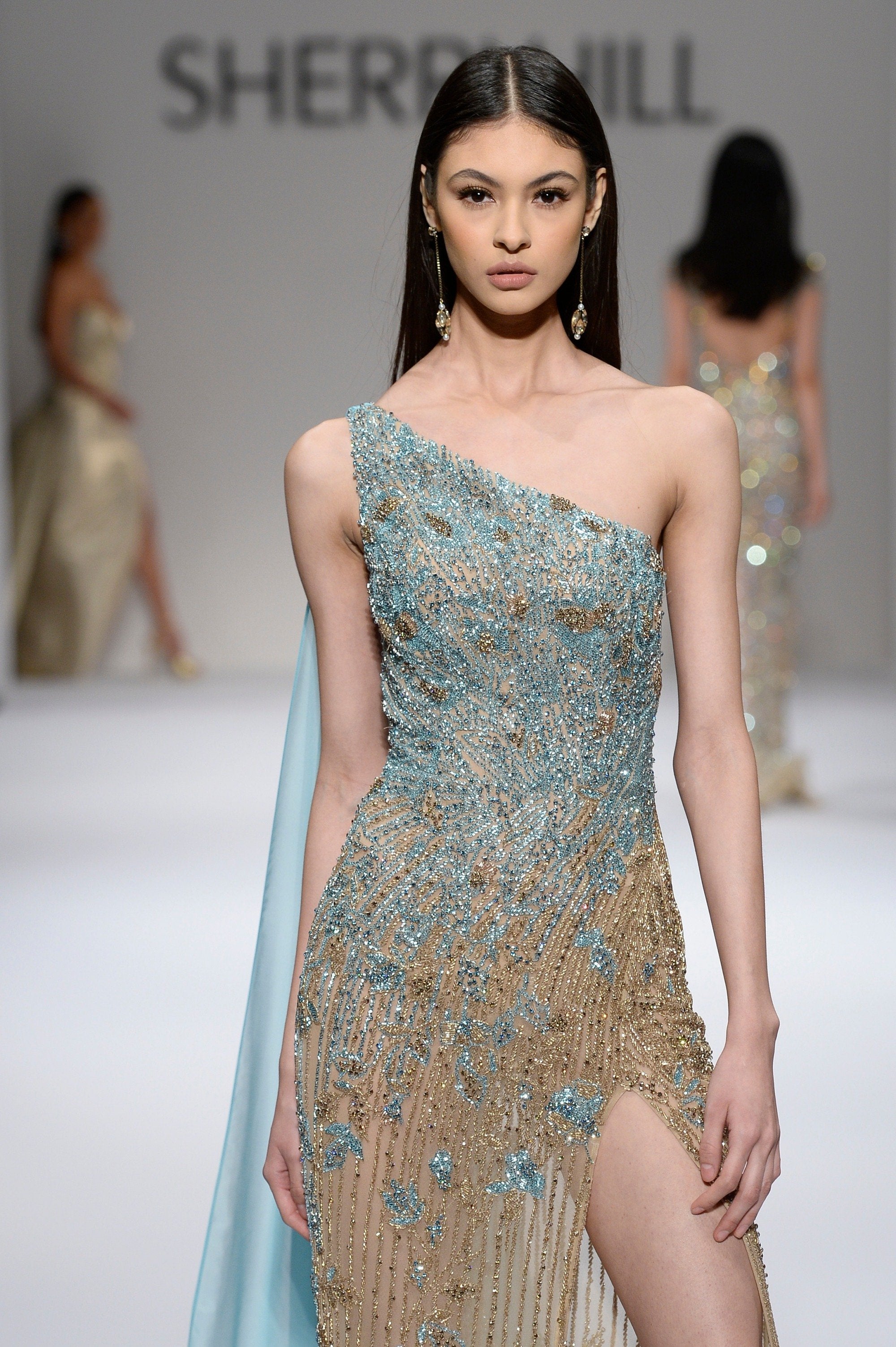 nude/light blue