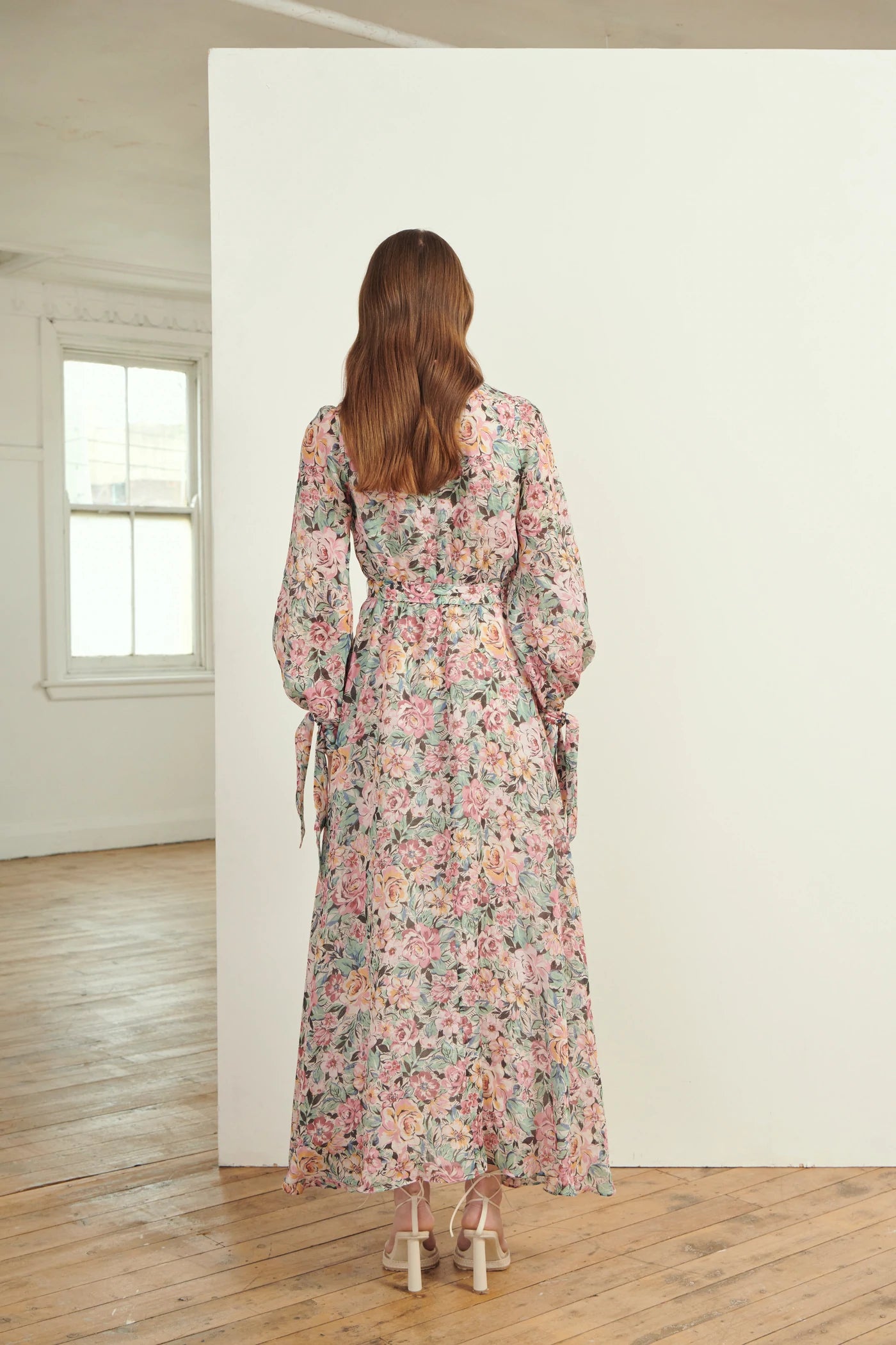 Elegant V-Neck Ruffled Dress for Women - Perfect for Parties, Weddings & Special Occasions