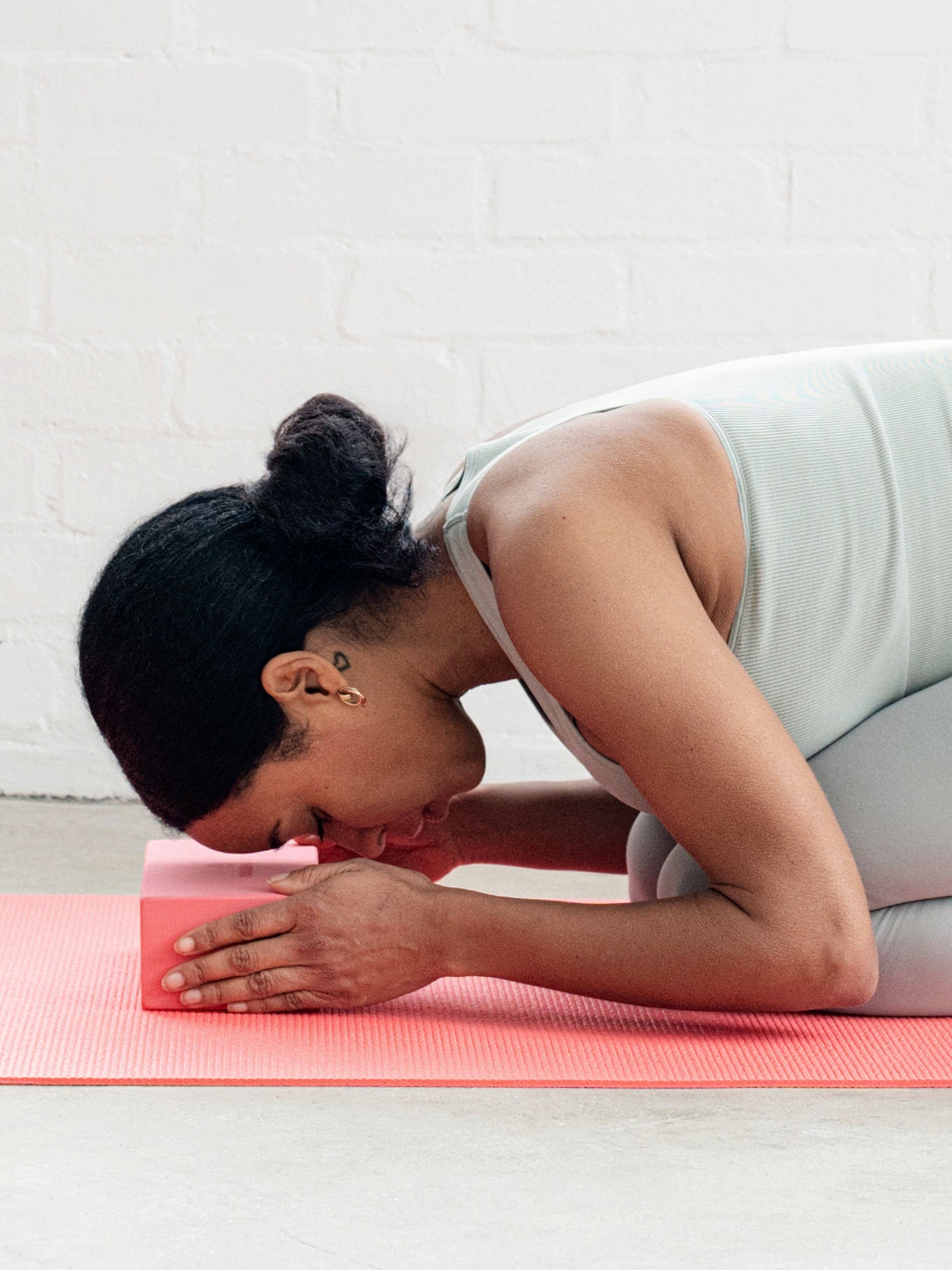 Yogamatters Sticky Yoga Mat - Non-Slip Eco-Friendly Exercise Mat for Yoga, Pilates & Home Workouts - Perfect for Beginners & Professionals