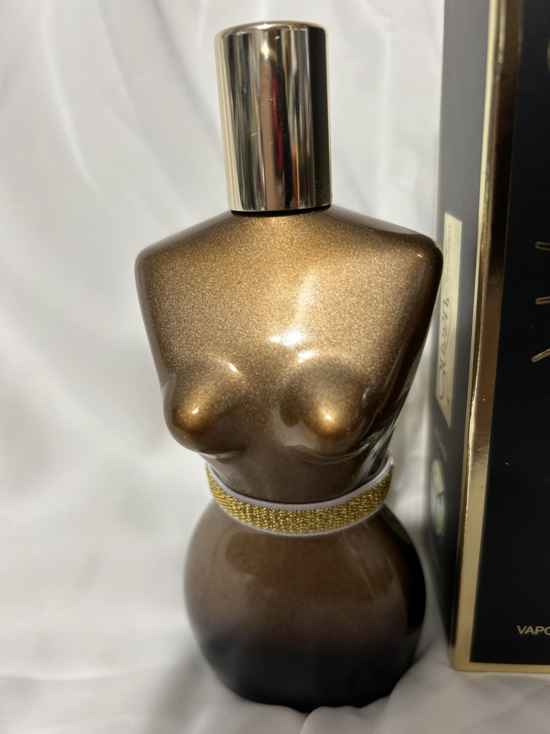 Generic Queen Of The Moment Eau De Parfum 3.4 oz - Long Lasting Floral Women's Perfume Spray for Date Night & Special Occasions