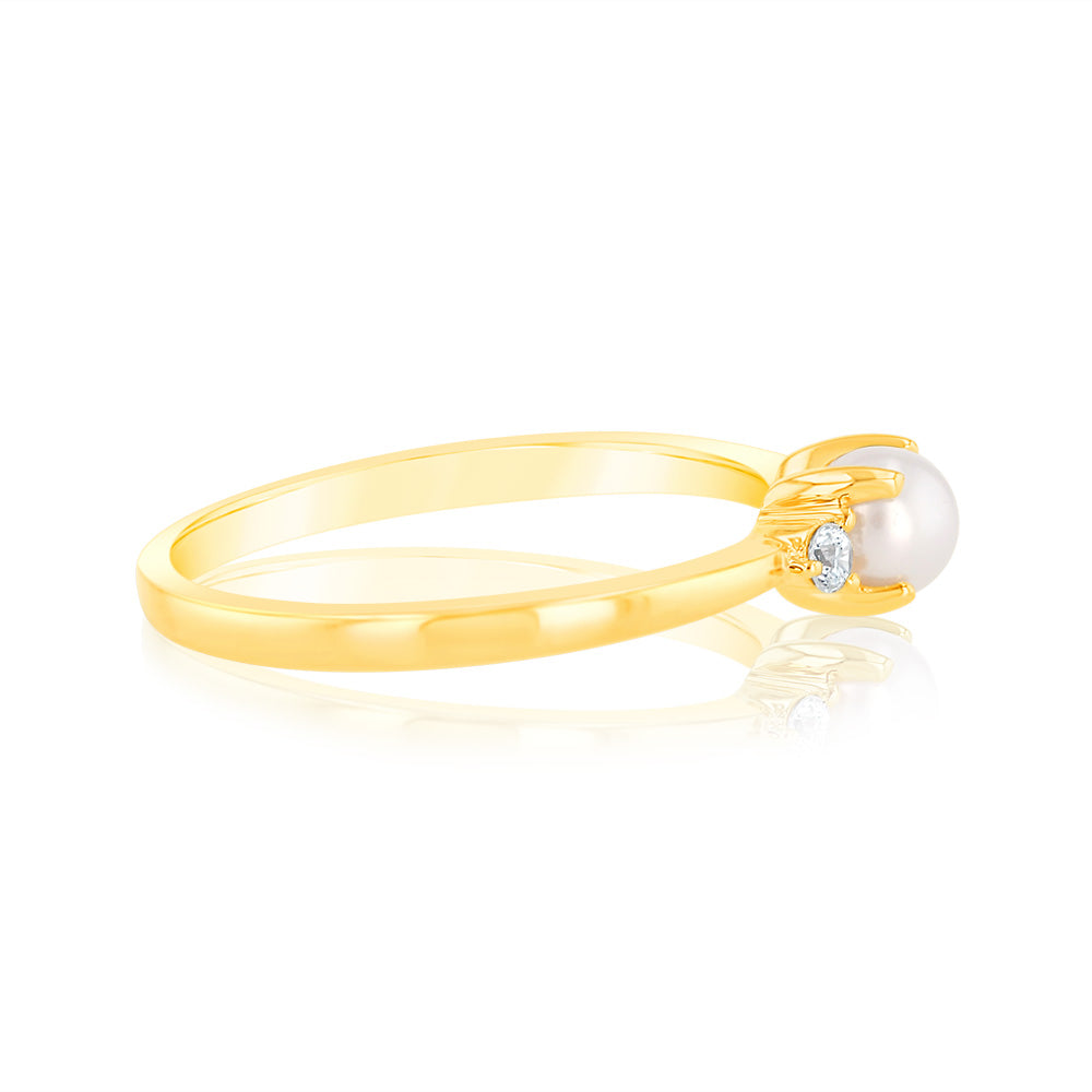 0.48 Carat Freshwater Pearl & Diamond Ring in 9K Yellow Gold - Elegant Jewelry for Weddings, Anniversaries & Special Occasions