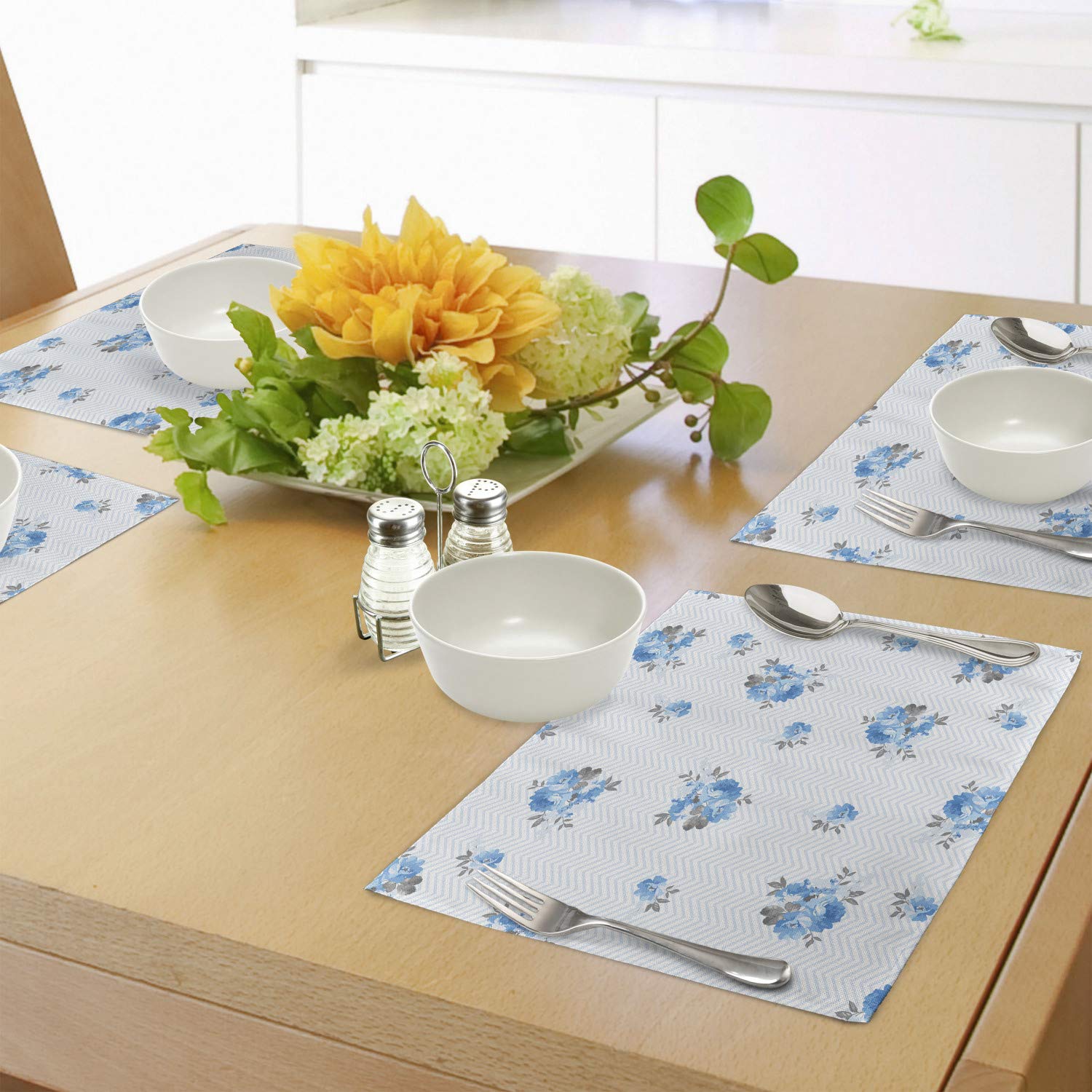 Ambesonne Blue Rose Floral Place Mats Set of 4 - Washable Fabric Table Mats for Dining Room & Kitchen Decor - Romantic Spring Design with Grey Accents - Perfect for Dinner Parties, Brunch, and Home Styling