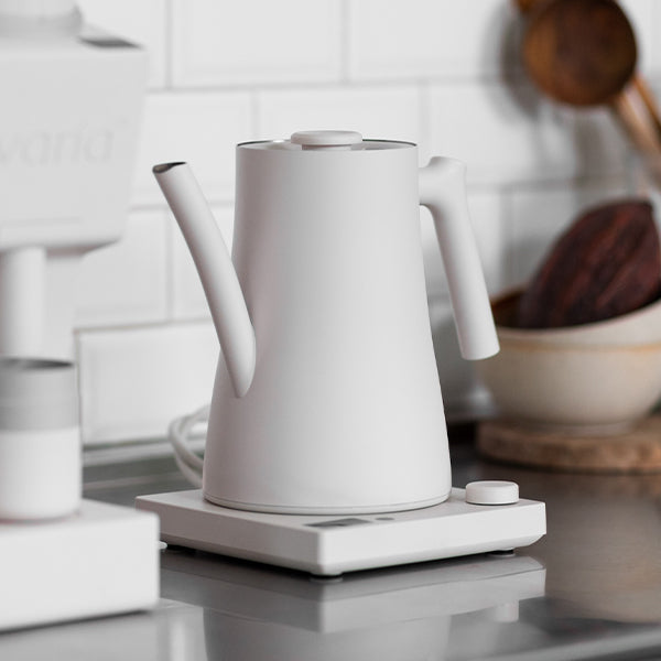 Varia Aura Electric Spouted Kettle - Fast Boiling, Auto Shut-Off, Cordless Design for Tea, Coffee & Pour Over Brewing - Perfect for Home, Office & Kitchen Use