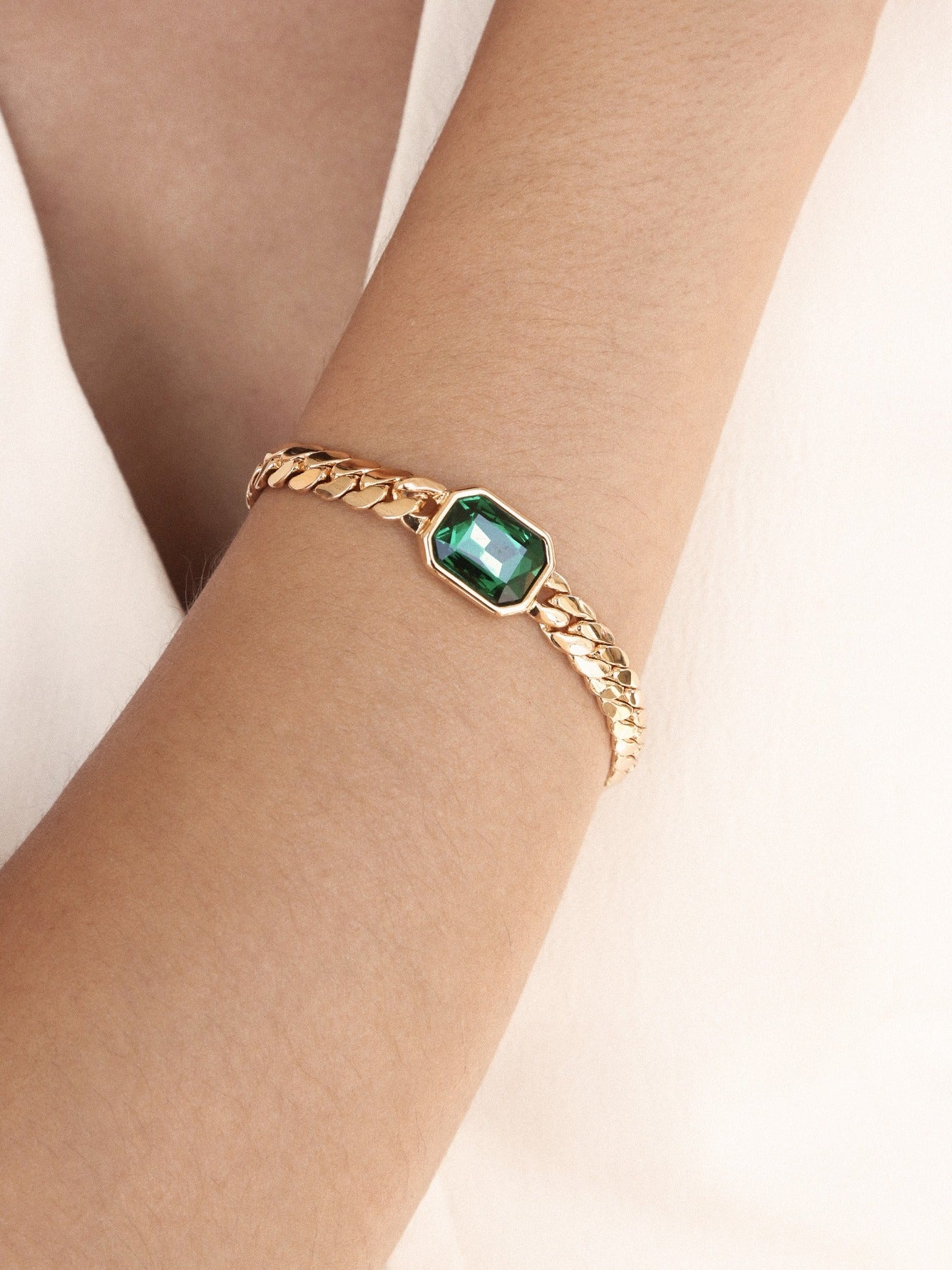 Emerald Green Beaded Bracelet for Women - Elegant Handmade Jewelry Gift for Birthday, Anniversary & Special Occasions - Perfect for Boho, Party & Everyday Wear