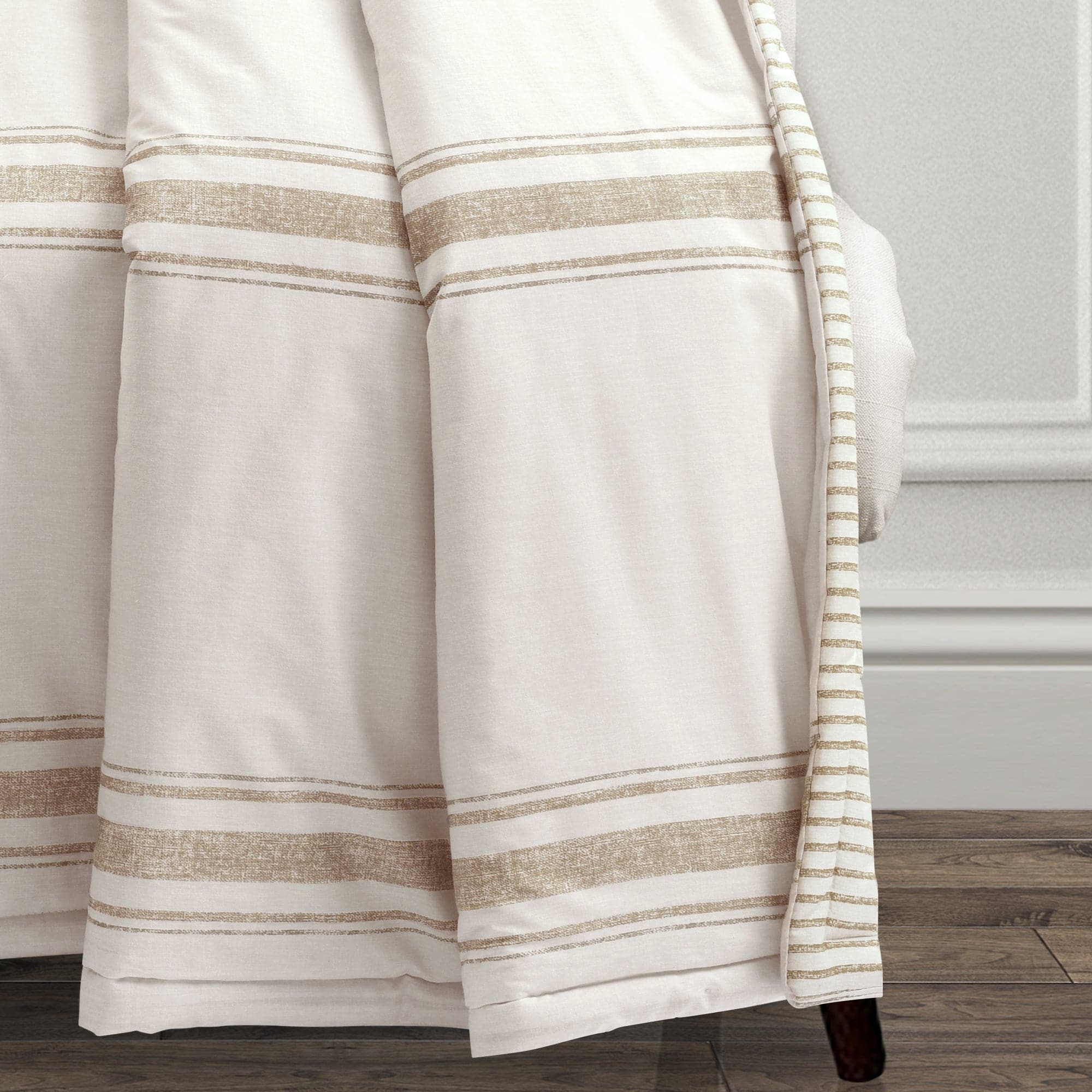 Farmhouse Stripe Throw Blanket - Soft Cozy Knit Accent Blanket for Couch, Bed & Home Decor - Perfect for Living Room, Bedroom & Seasonal Decorations