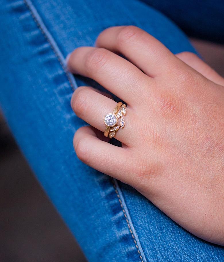 18K Gold 5 Leaf Curve Ring for Women - Elegant Nature-Inspired Jewelry Gift for Anniversary, Birthday & Special Occasions