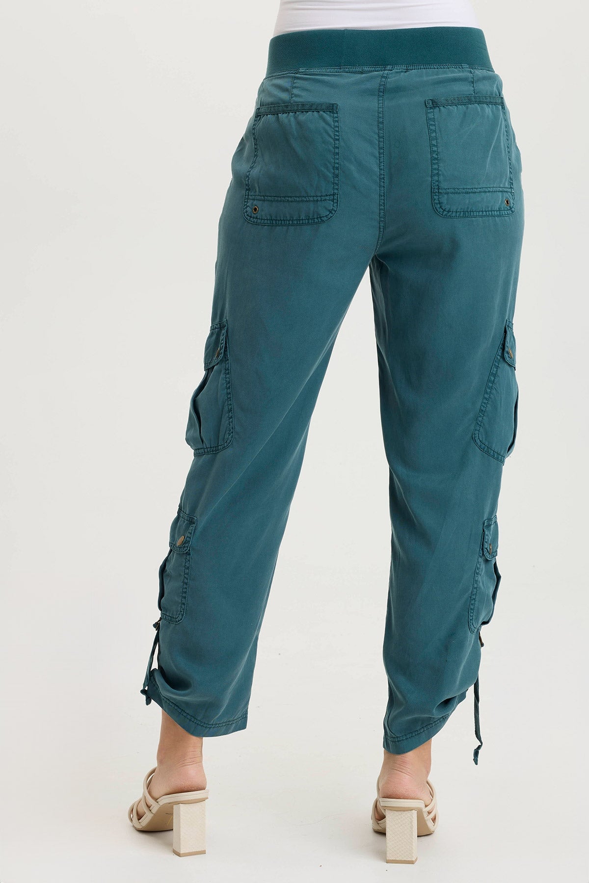 Levi's Twill Tabbed Hem Cargo Pants for Men - Durable Workwear & Outdoor Adventure Pants - Perfect for Hiking, Camping, and Casual Wear