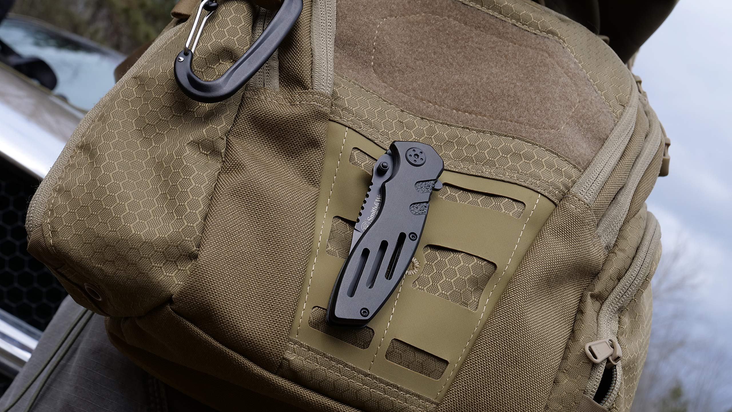 Smith & Wesson Extreme Ops Folding Knife - Tactical Pocket Knife with Stainless Steel Blade for Camping, Hiking & Outdoor Survival Gear