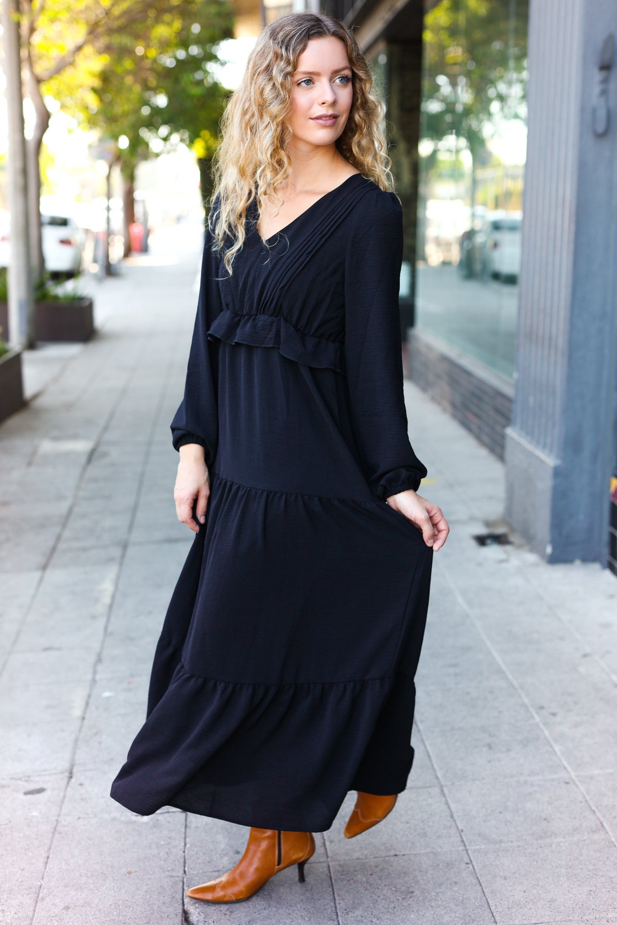 Elegant Black Pintuck Detail Frill V-Neck Maxi Dress for Women | Summer Beach Wedding Party Formal Evening Gown