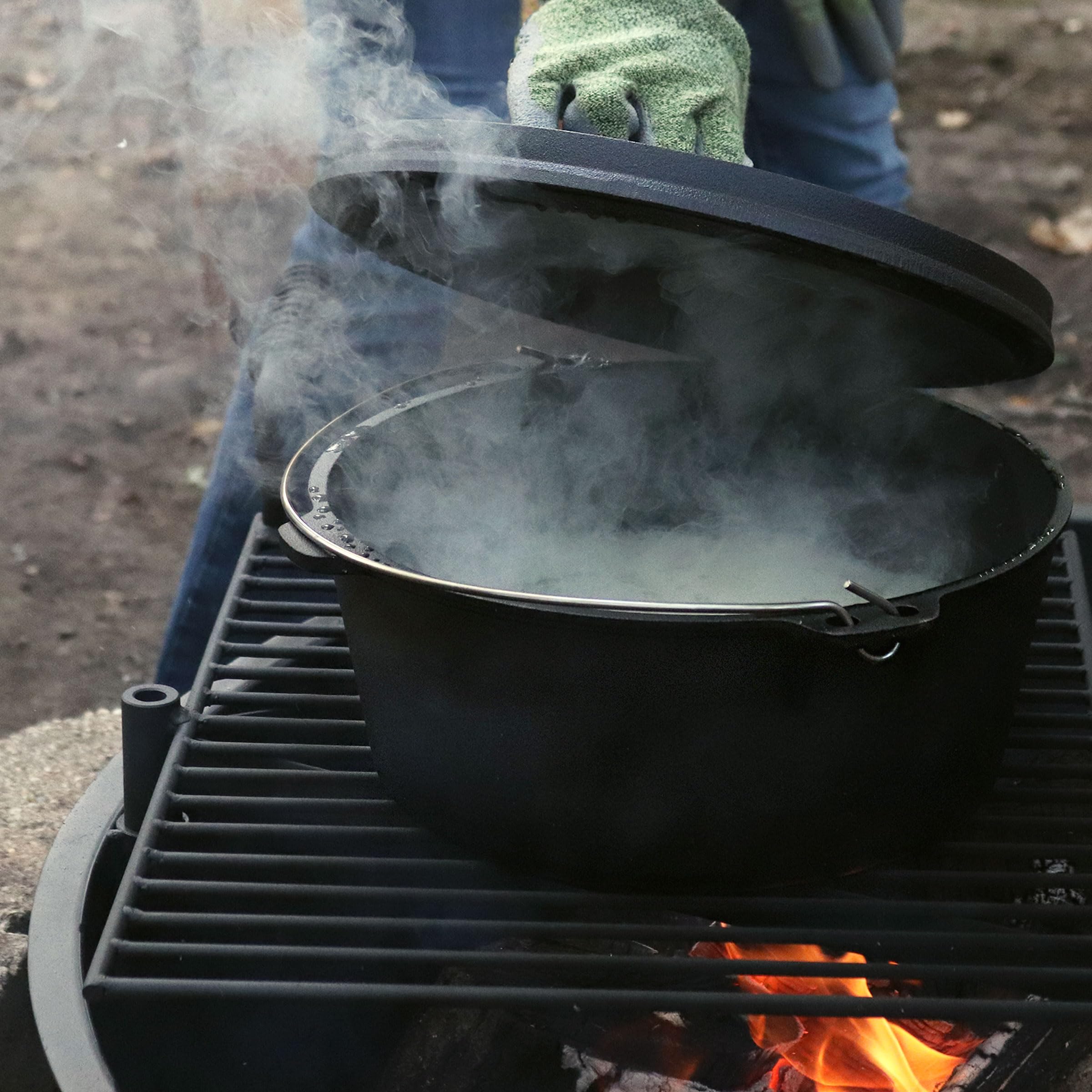 **Sunnydaze 8-Quart Pre-Seasoned Cast Iron Dutch Oven with Lid & Handle – Heavy Duty Camping, Chili, Stew & Soup Pot – Perfect for Outdoor Cooking, Backpacking & Home Kitchen Use**