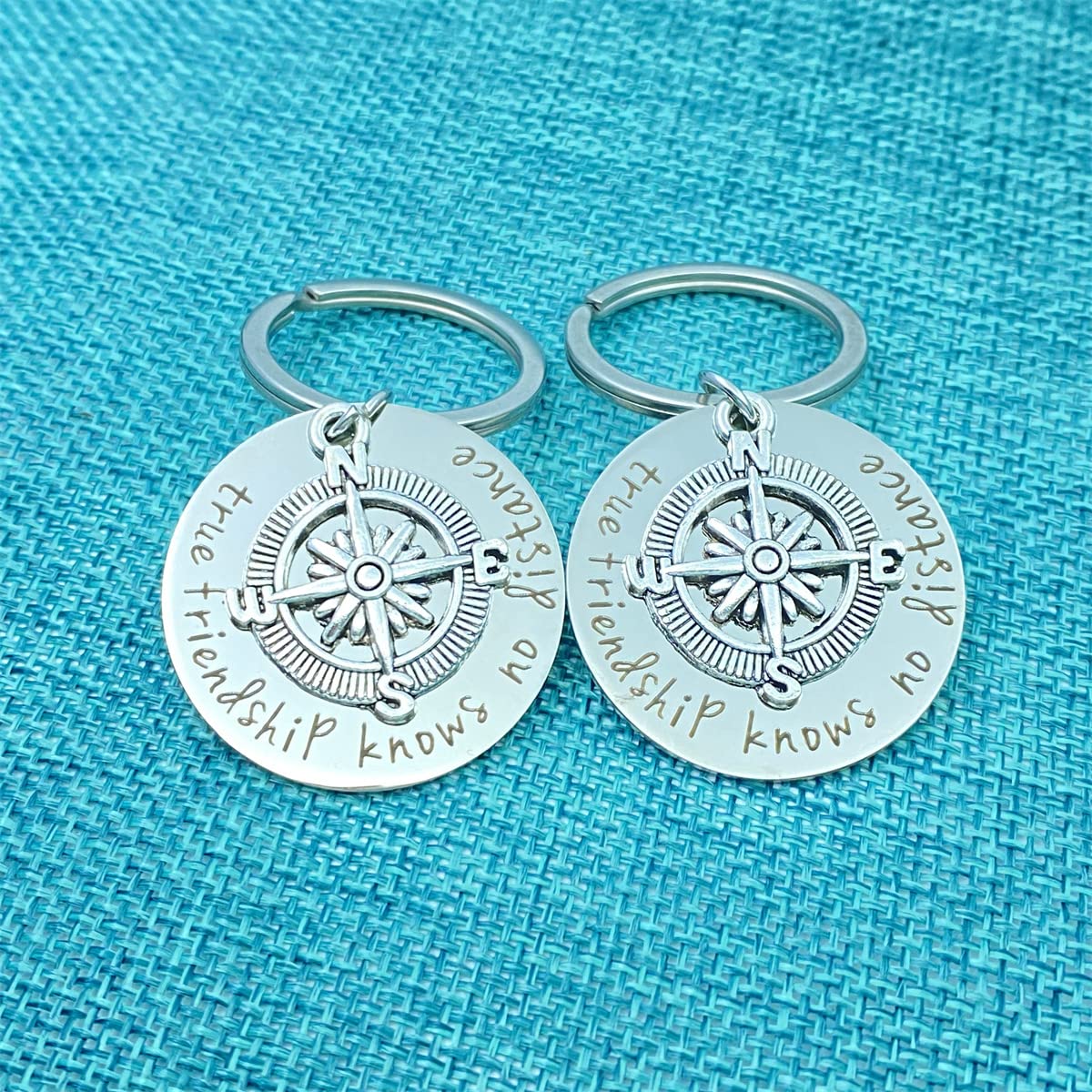 Best Friend Keychain Gift - Long Distance Friendship Keyring for Women, Men & Teens - True Friendship Knows No Distance - BFF Moving Away, Christmas, Wedding & Birthday Jewelry Gift - Perfect for Besties, Couples & Long-Distance Relationships