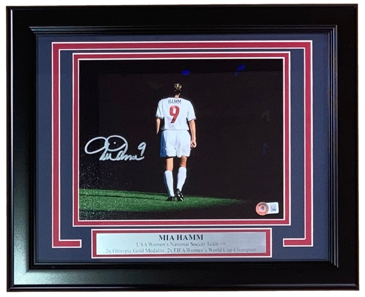 Mia Hamm Autographed Framed 8x10 USA Women's Soccer Photo - Certified BAS ITP - Perfect for Sports Memorabilia Collectors and Soccer Fans Decor
