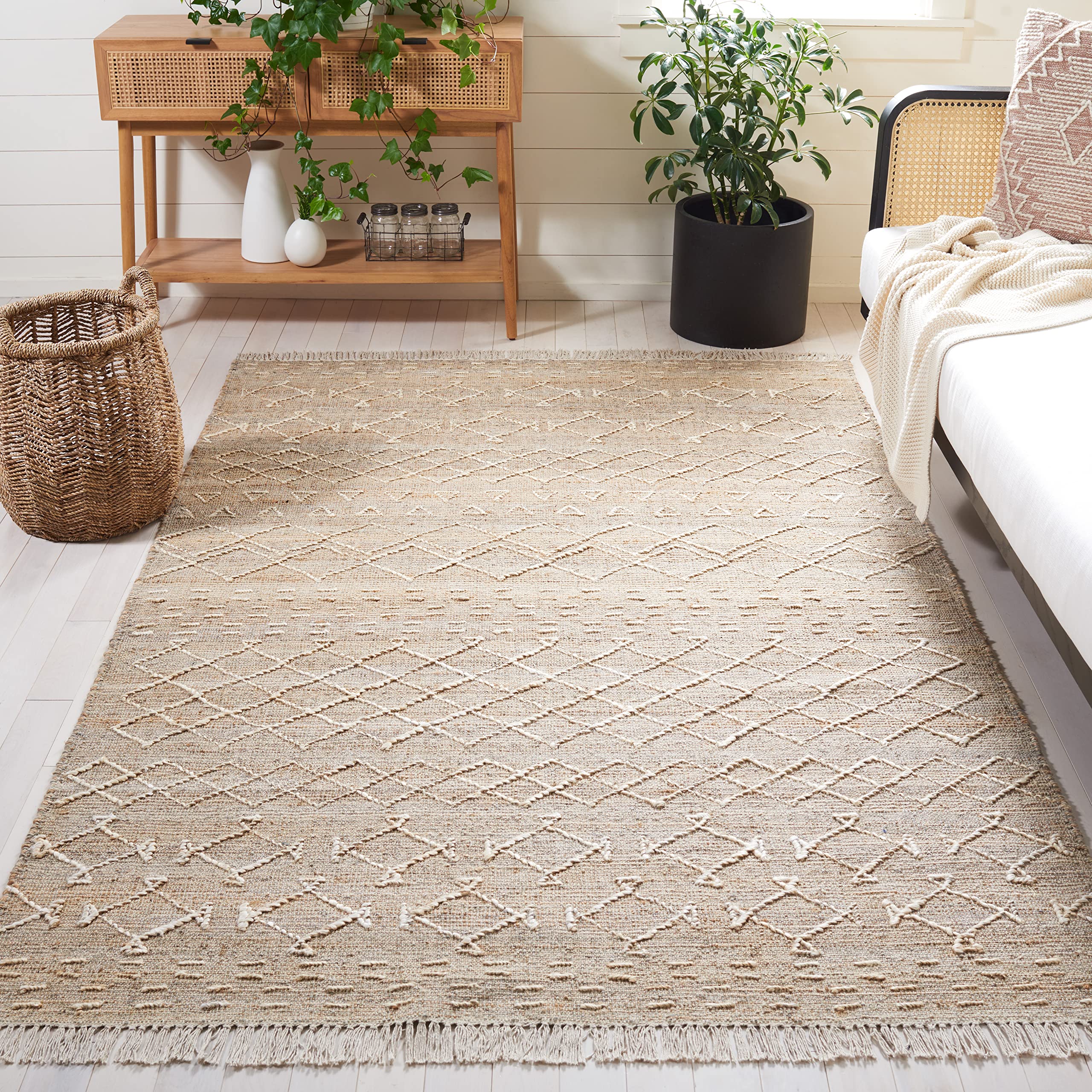 SAFAVIEH Handmade Boho Jute Area Rug 5' x 8' - Natural & Ivory, Eco-Friendly Natural Fiber, Non-Slip Fringe for Living Room & Bedroom | Perfect for High Traffic Areas, Boho Chic Decor & Cozy Home Style (NFB405A)