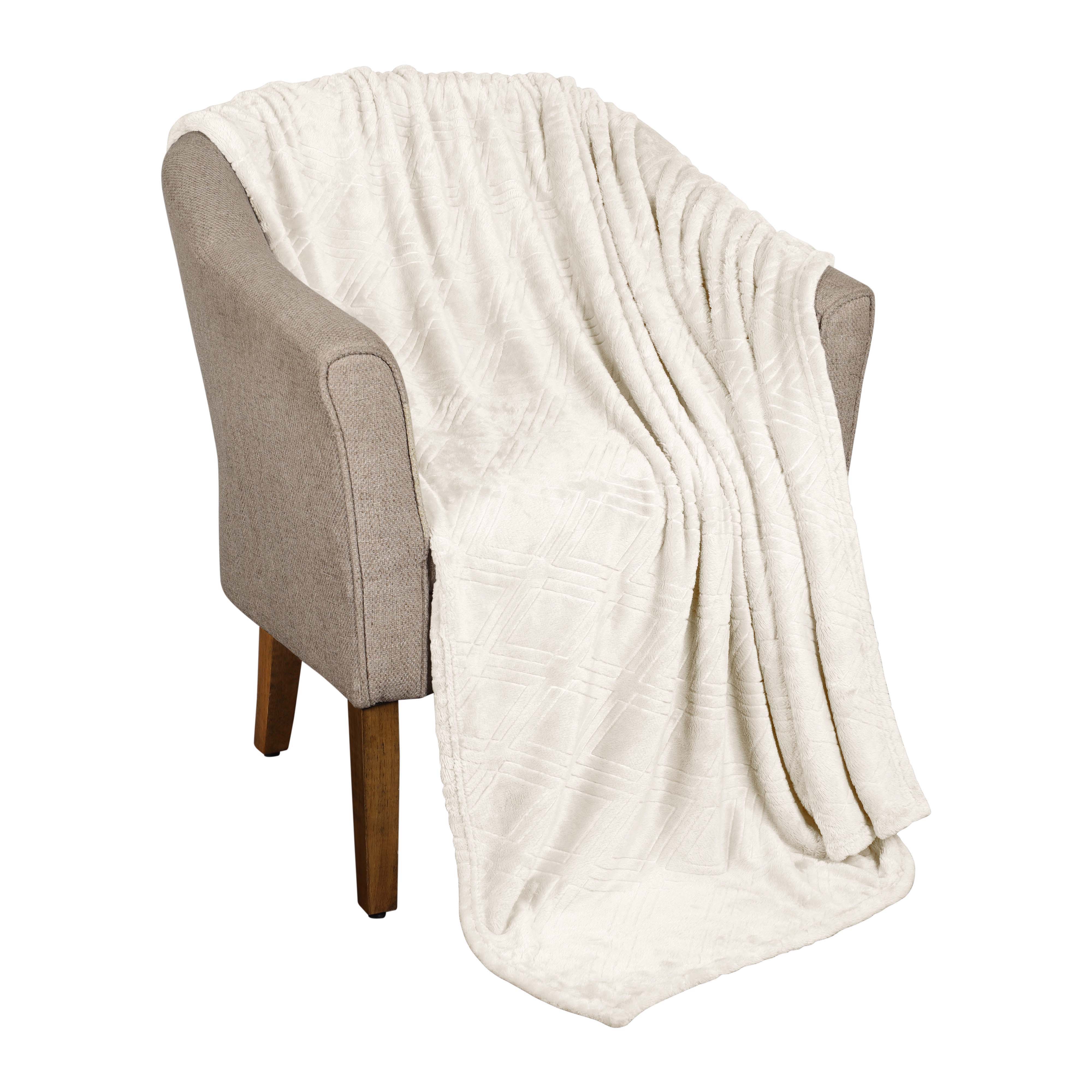 Alaska Diamond Plush Fleece Blanket - Ultra Soft & Cozy Throw for Bed, Couch, and Travel - Perfect for Winter, Gifts, and Home Decor