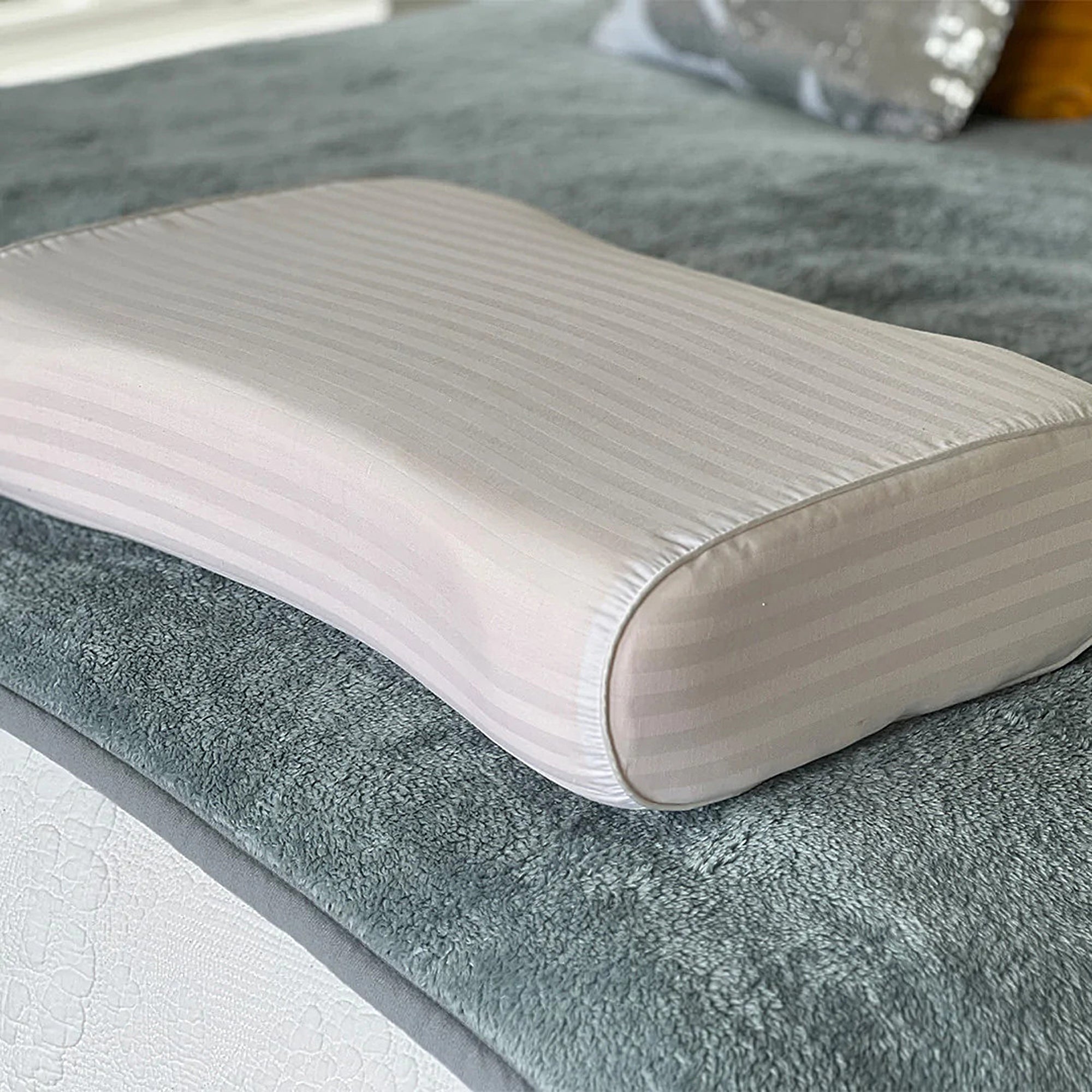 Orthopedic Ribbed Pillow for Neck & Back Pain Relief - Ergonomic Support for Sleeping, Travel & Office Use
